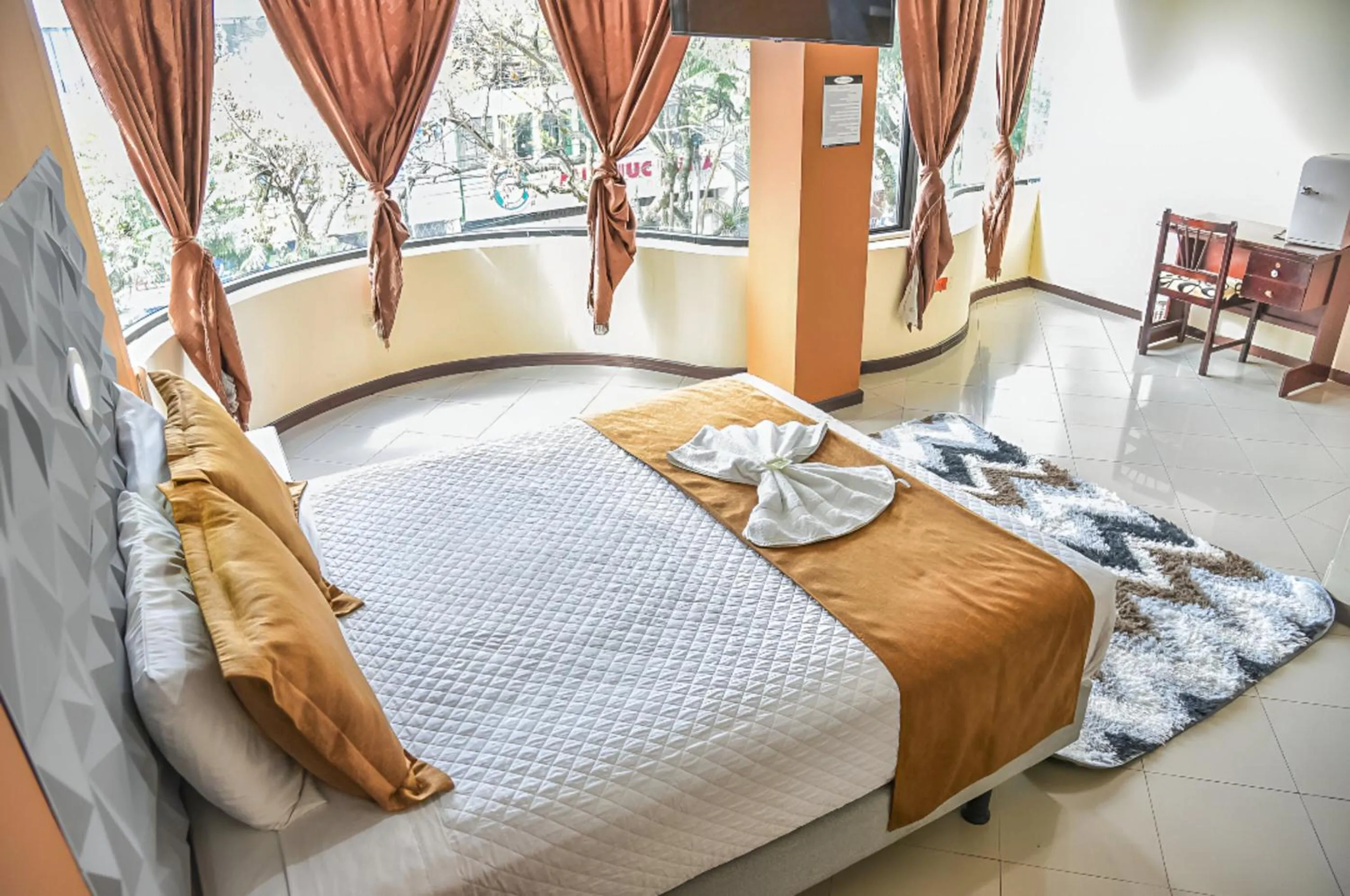 Property building, Bed in Hotel Miraflores