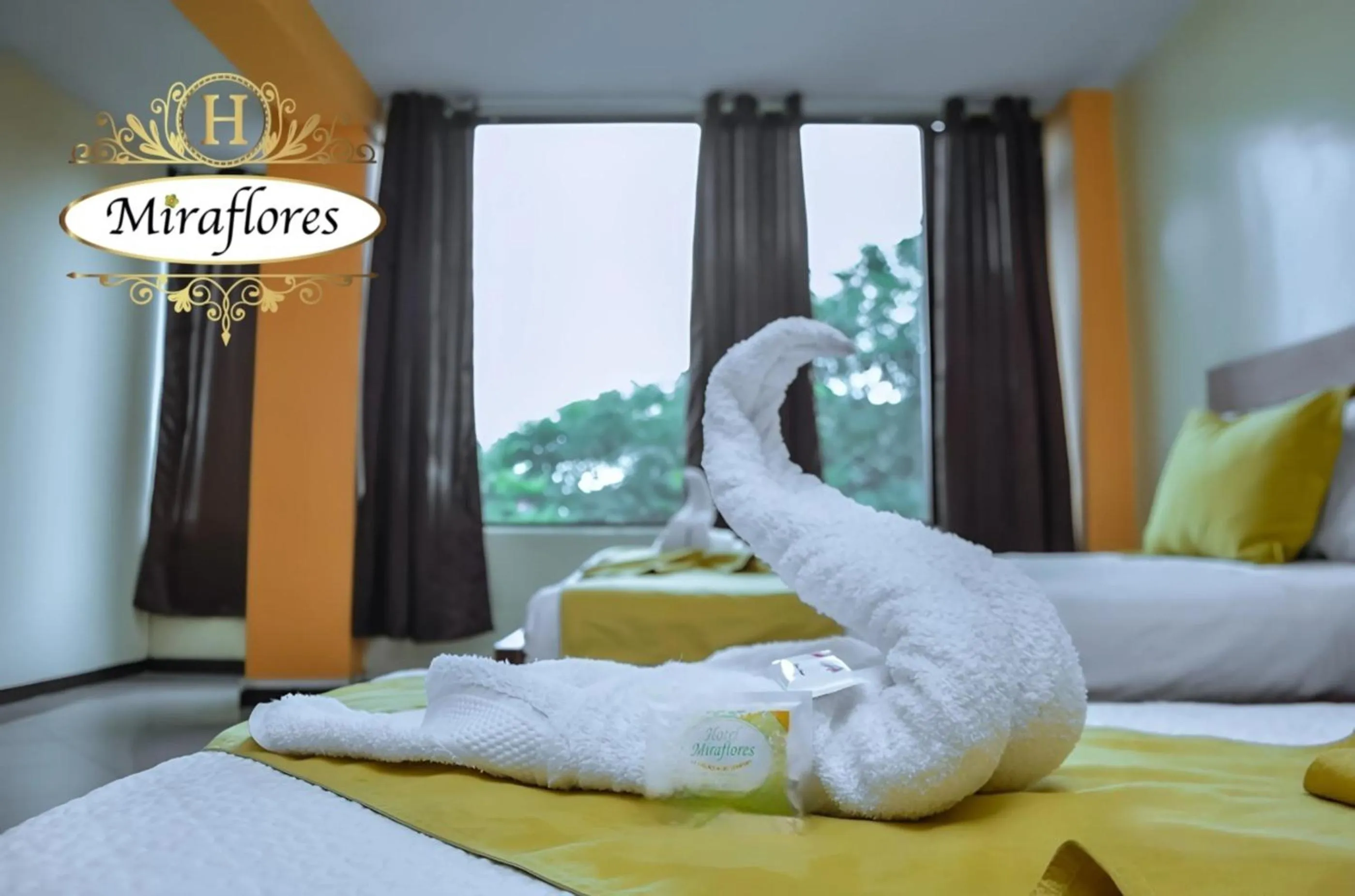 Property building, Bed in Hotel Miraflores