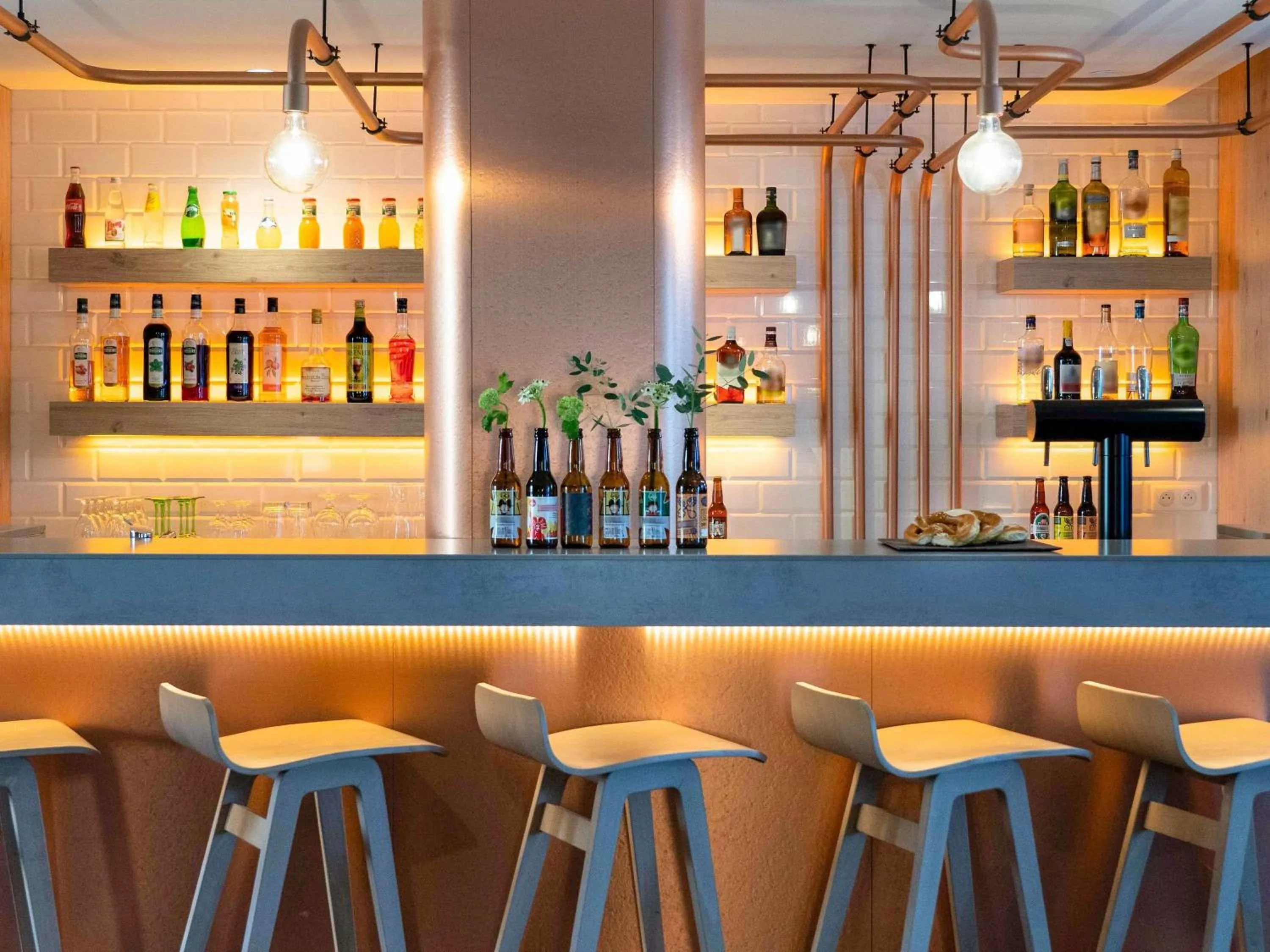 Lounge or bar in Ibis Styles Colmar Centre