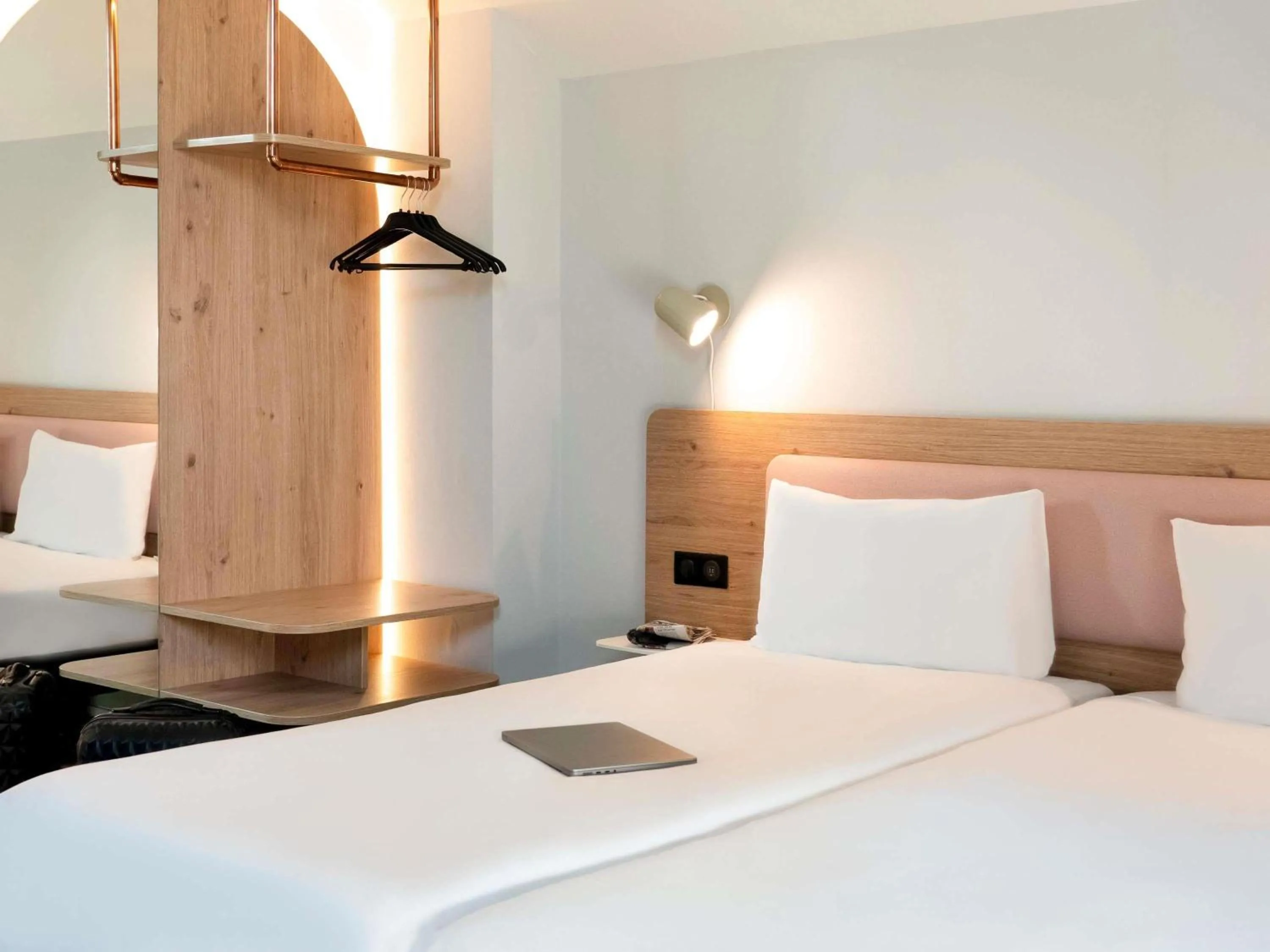 Property building, Bed in Ibis Styles Colmar Centre