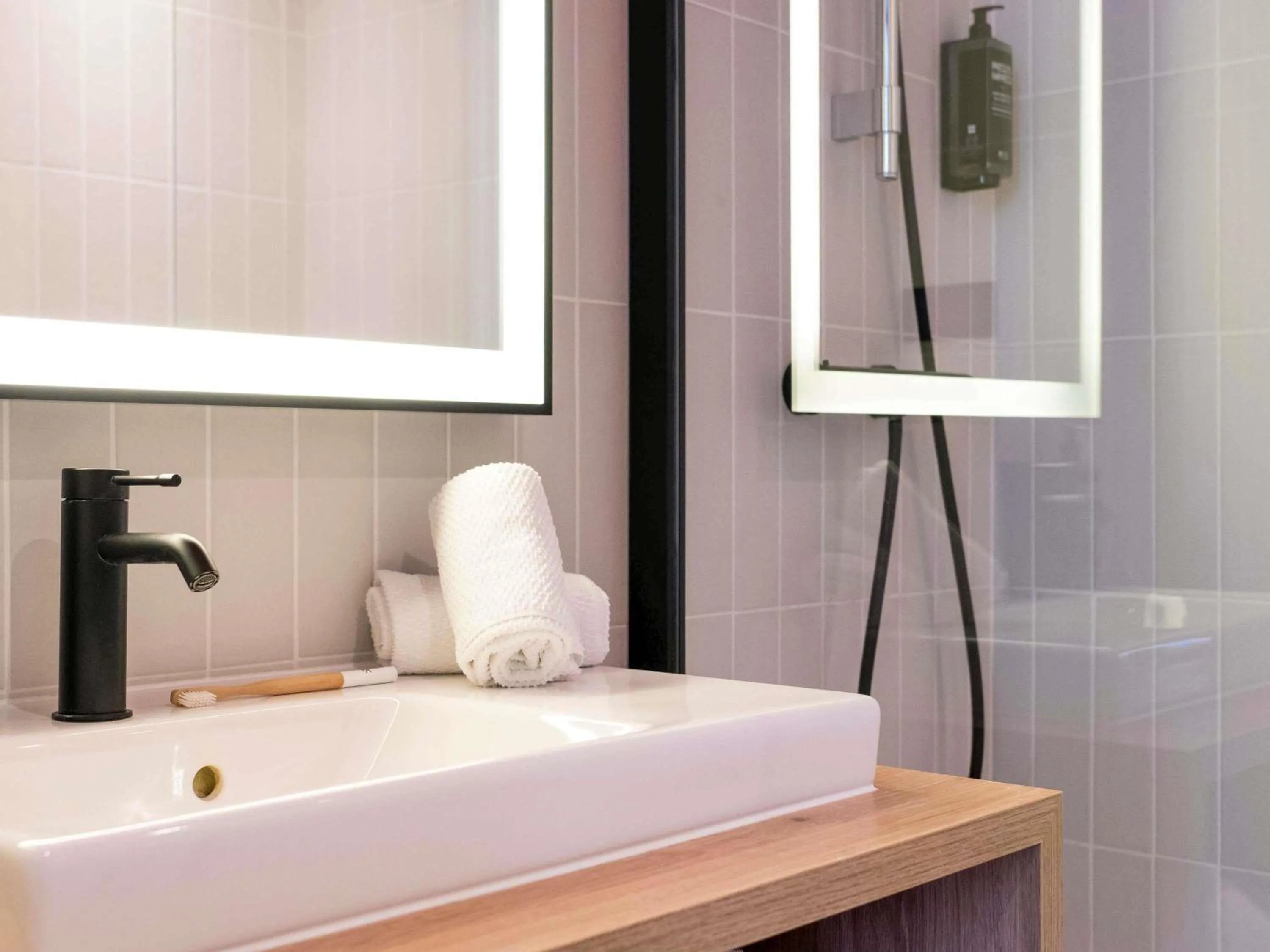 Bedroom in Ibis Styles Colmar Centre