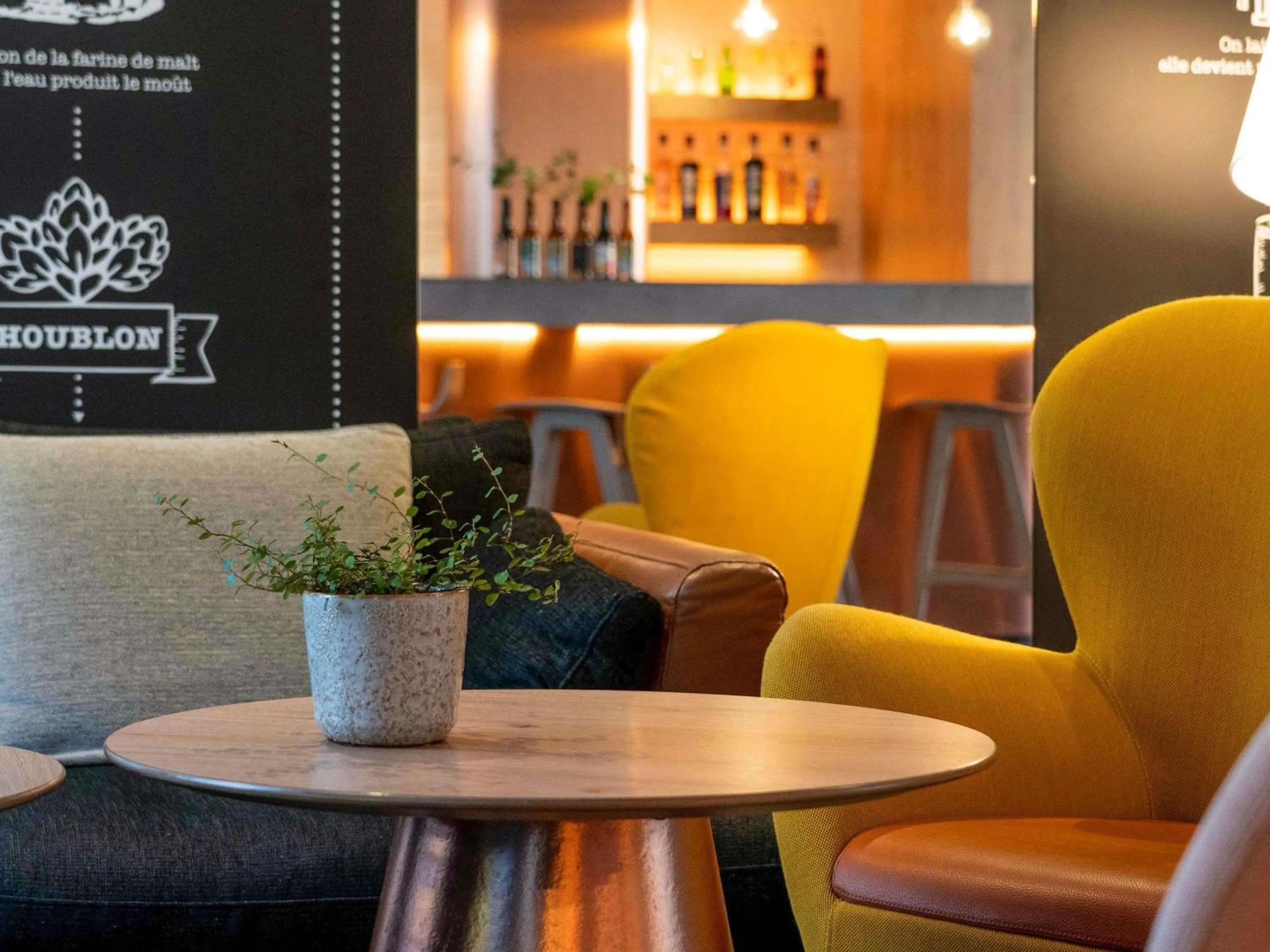 Lounge or bar in Ibis Styles Colmar Centre