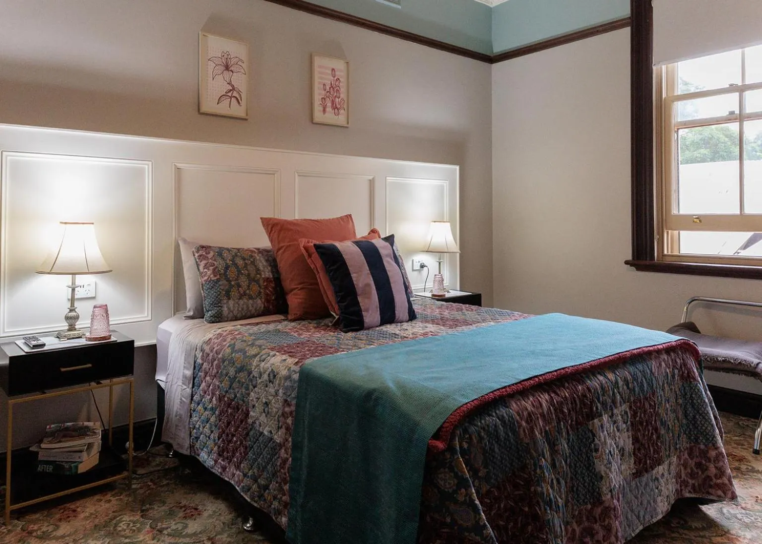 Bedroom, Bed in Kings and Queens Paterson