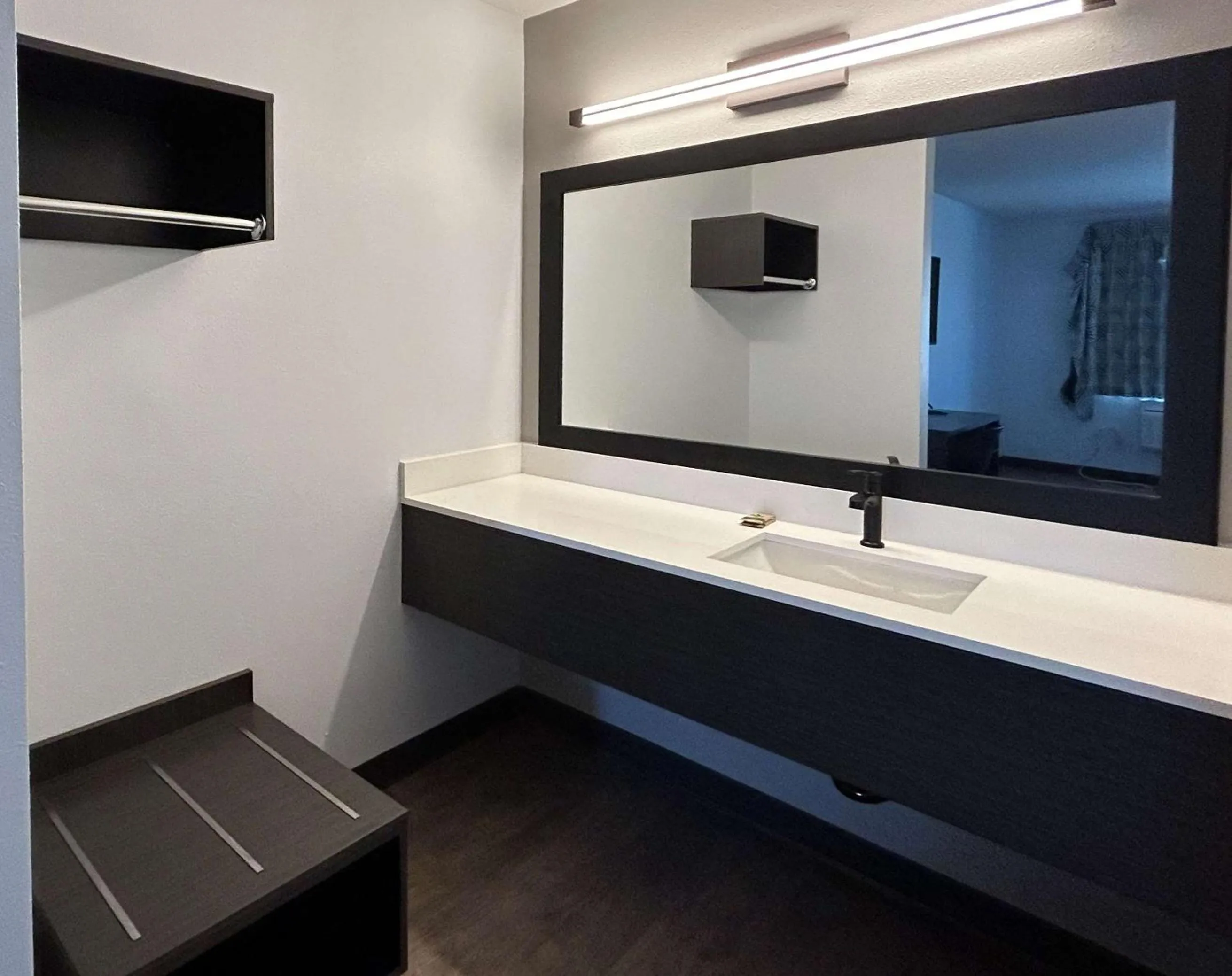 Bathroom in Motel 6 Lake Elsinore, CA