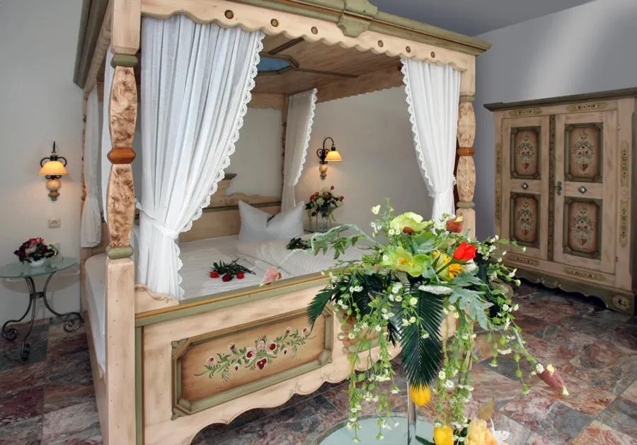 Bed in Parkhotel Altenburg