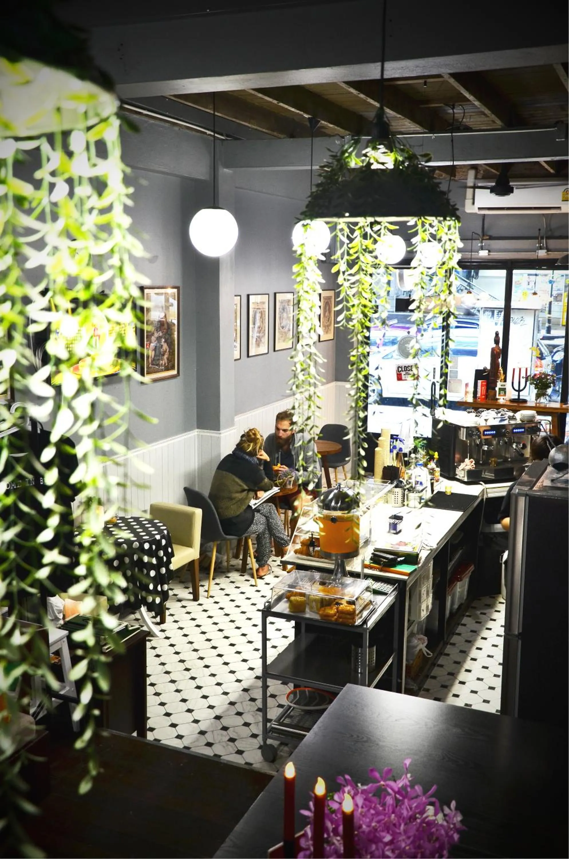 Restaurant/places to eat in Goodfellas Thong lo Hostel #No Check-in after 5 pm-Please see check-in policy for details & notify landing time#