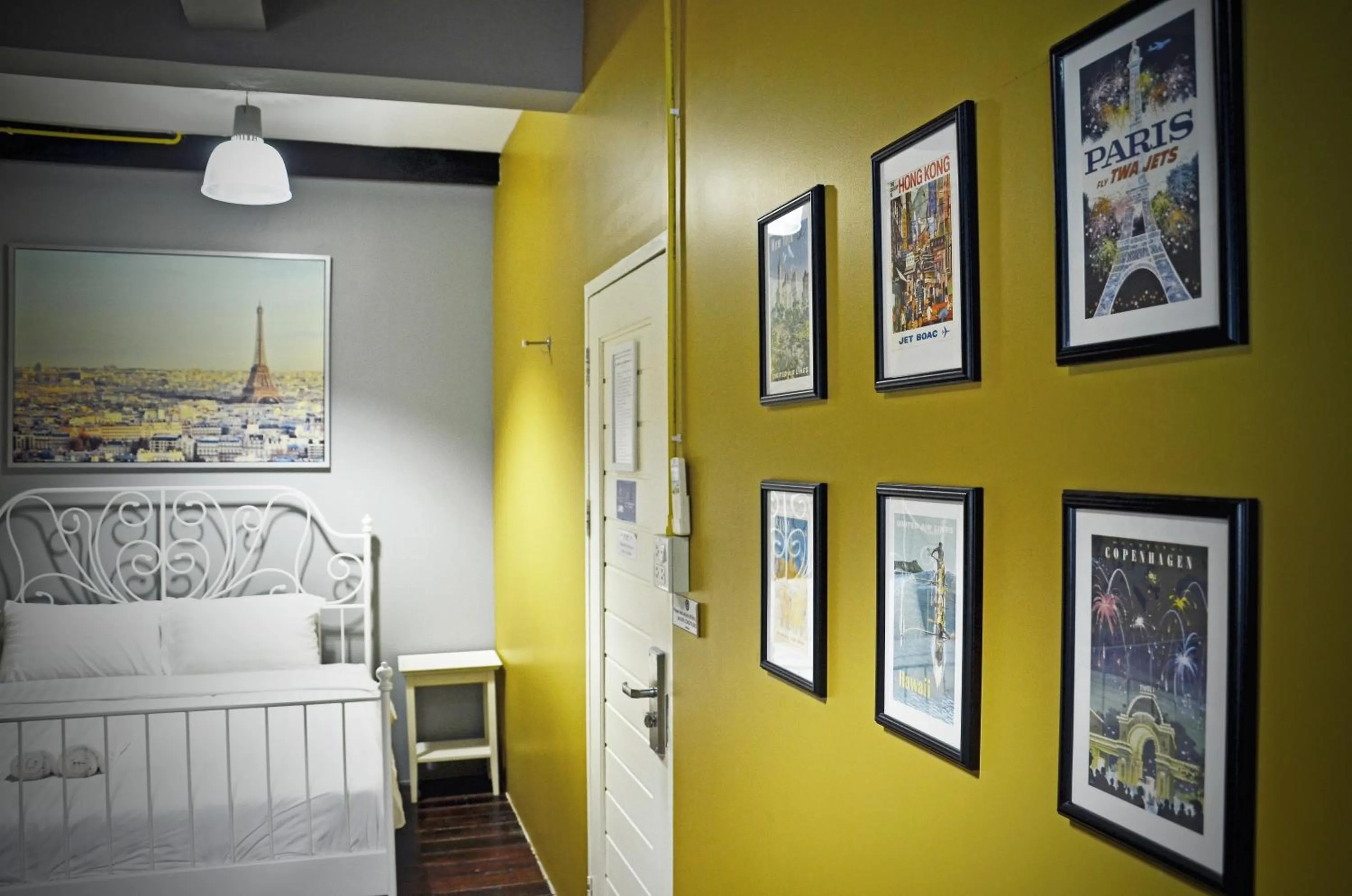 Bed in Goodfellas Thong lo Hostel #No Check-in after 5 pm-Please see check-in policy for details & notify landing time#