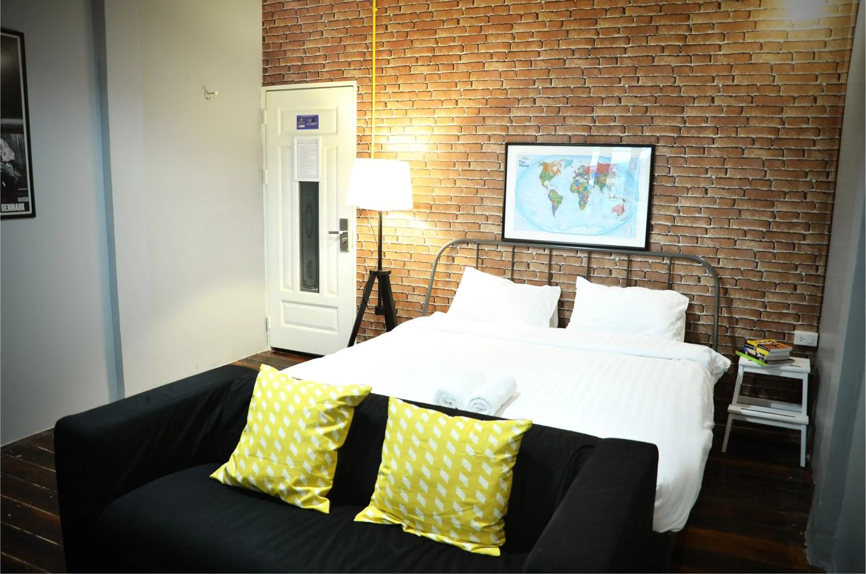Bed in Goodfellas Thong lo Hostel #No Check-in after 5 pm-Please see check-in policy for details & notify landing time#
