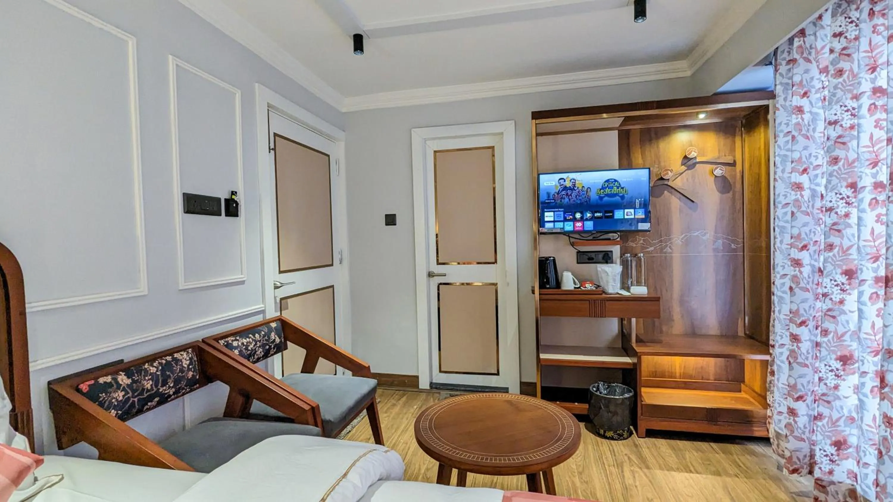 hair dresser in Hotel Sonar Bangla Darjeeling