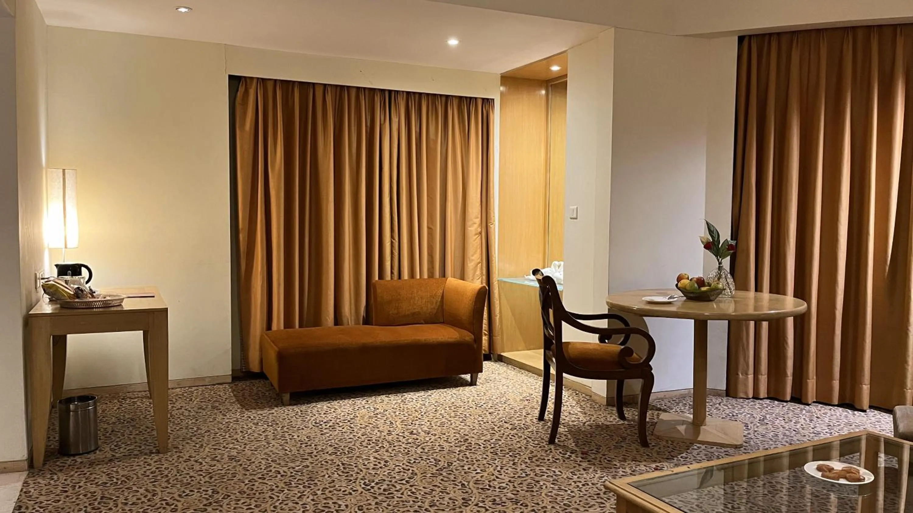 Living room in Katriya Hotel and Tower