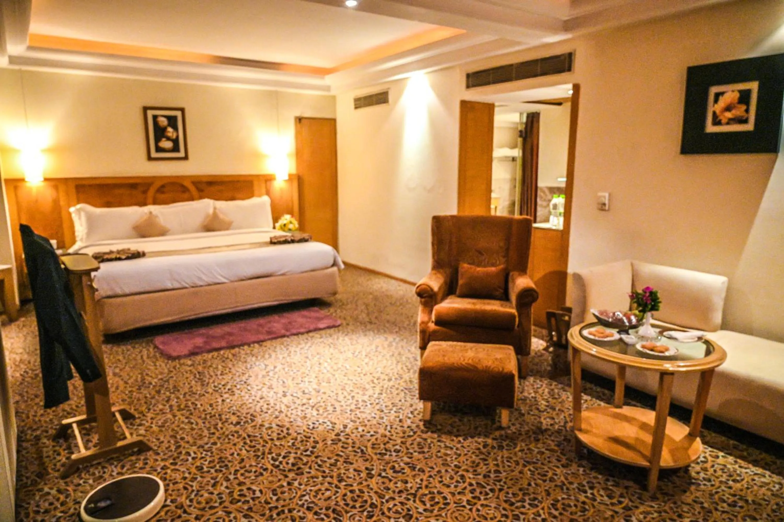 Photo of the whole room, Bed in Katriya Hotel and Tower