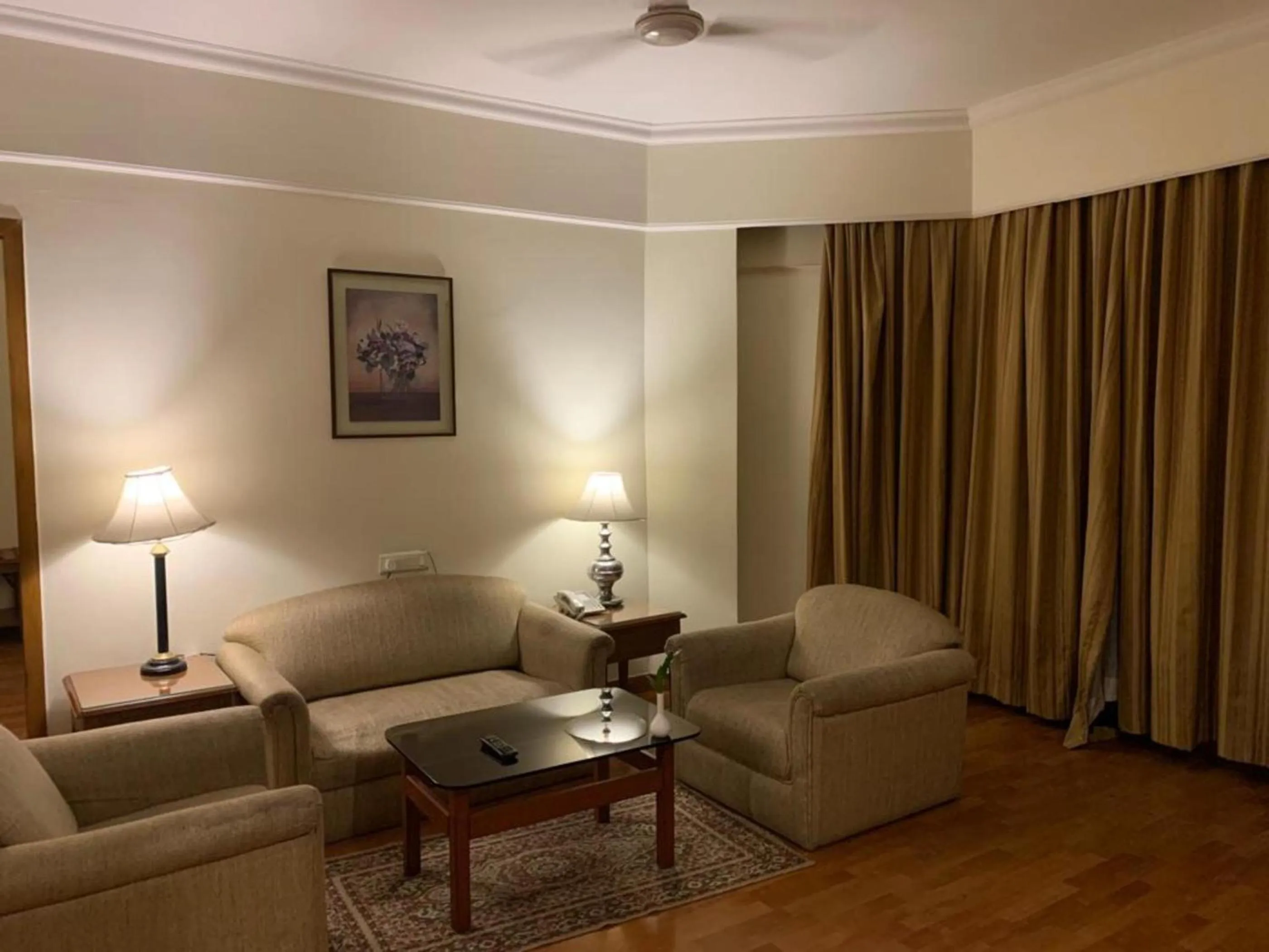 Seating area in Katriya Hotel and Tower