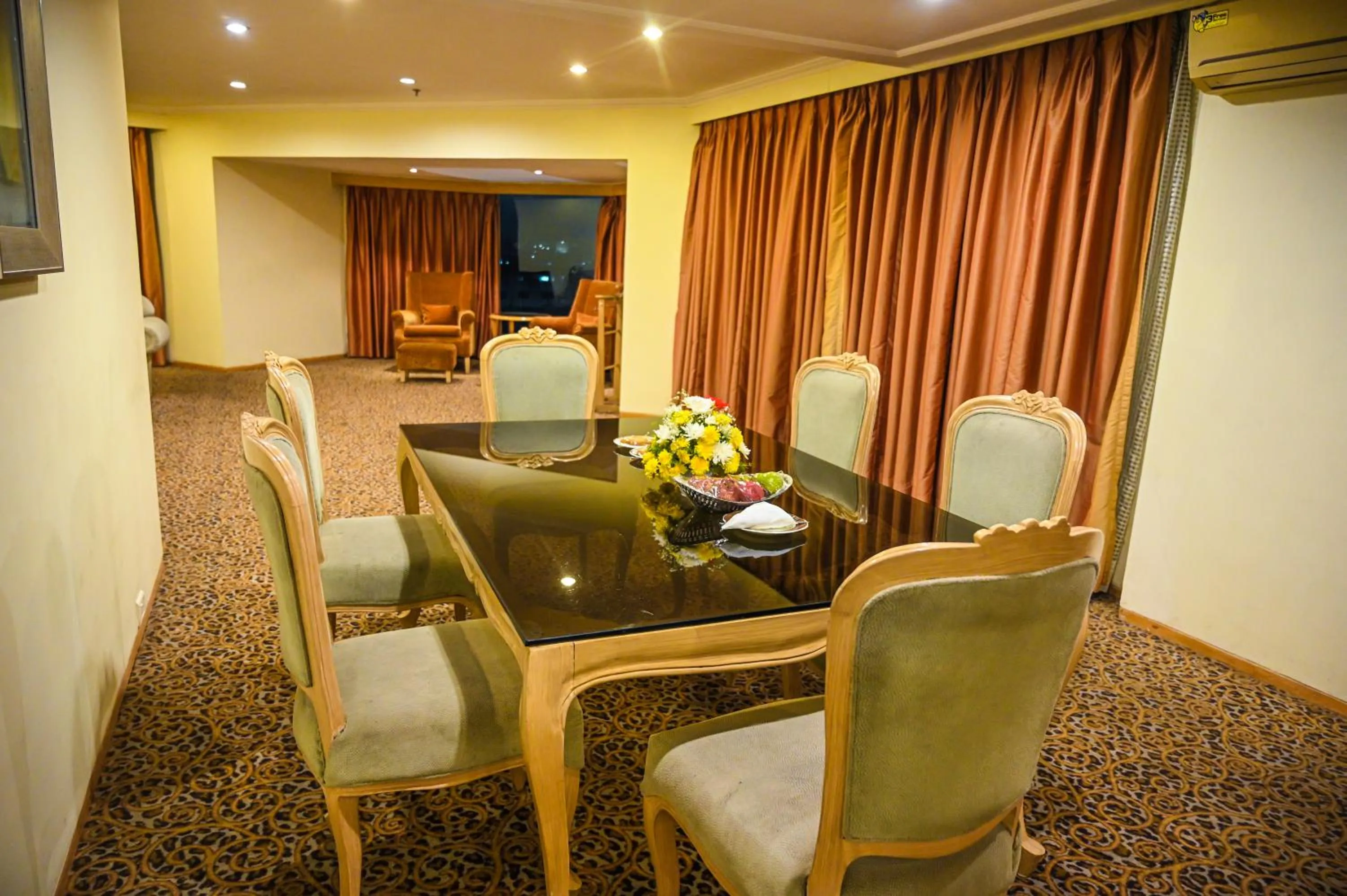 Living room in Katriya Hotel and Tower