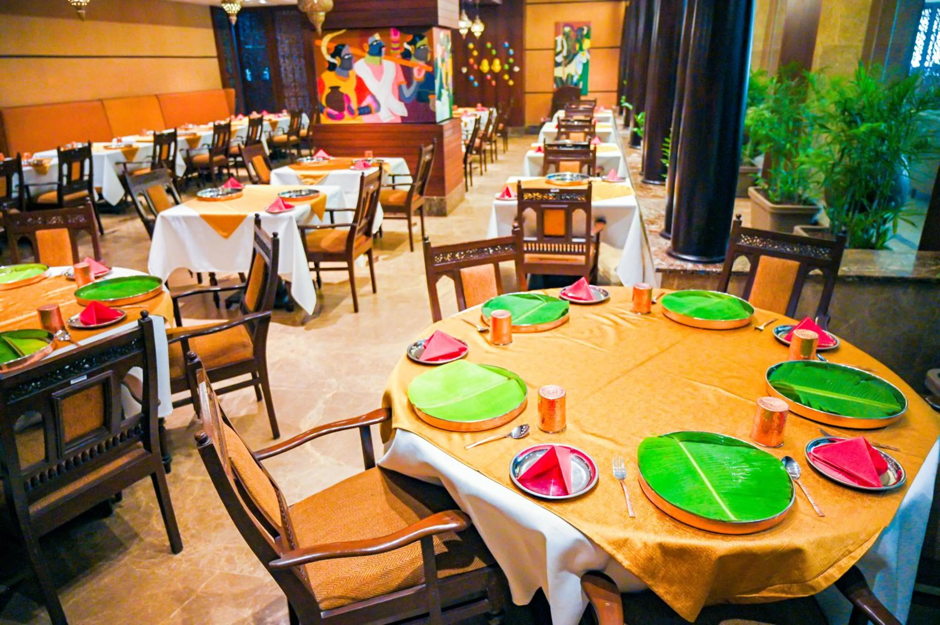 Restaurant/places to eat in Katriya Hotel and Tower