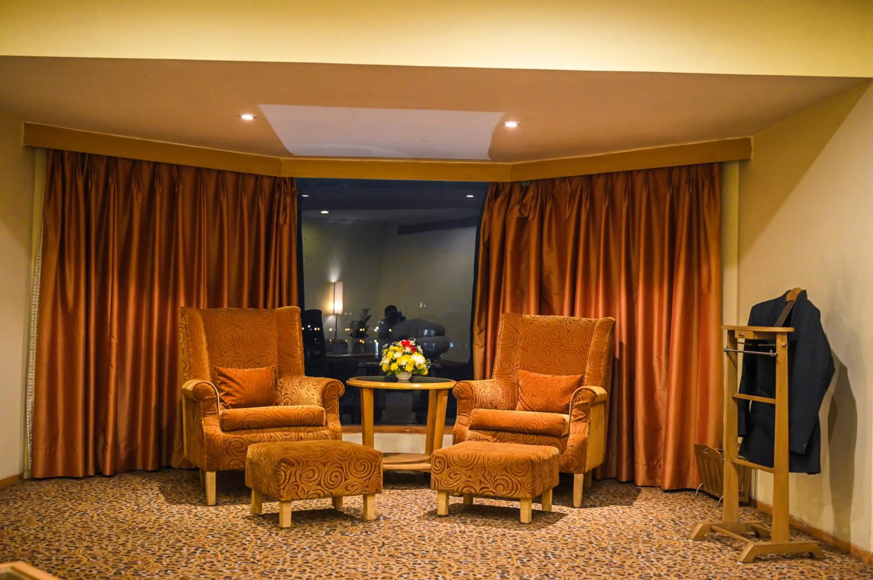 Living room in Katriya Hotel and Tower