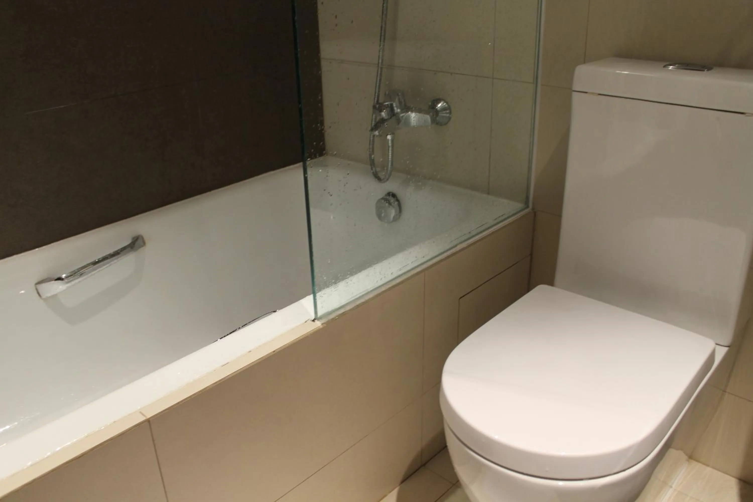 Toilet in Katriya Hotel and Tower