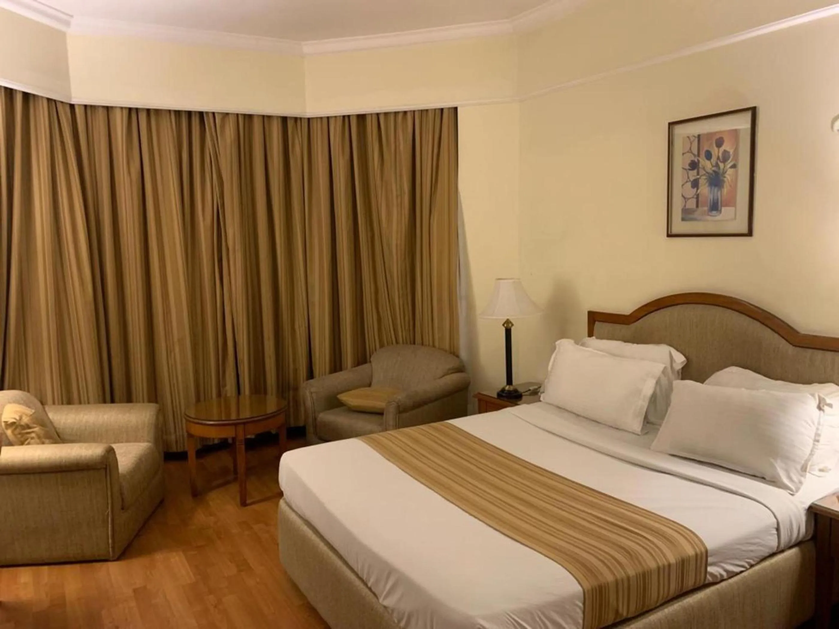 Bedroom, Bed in Katriya Hotel and Tower