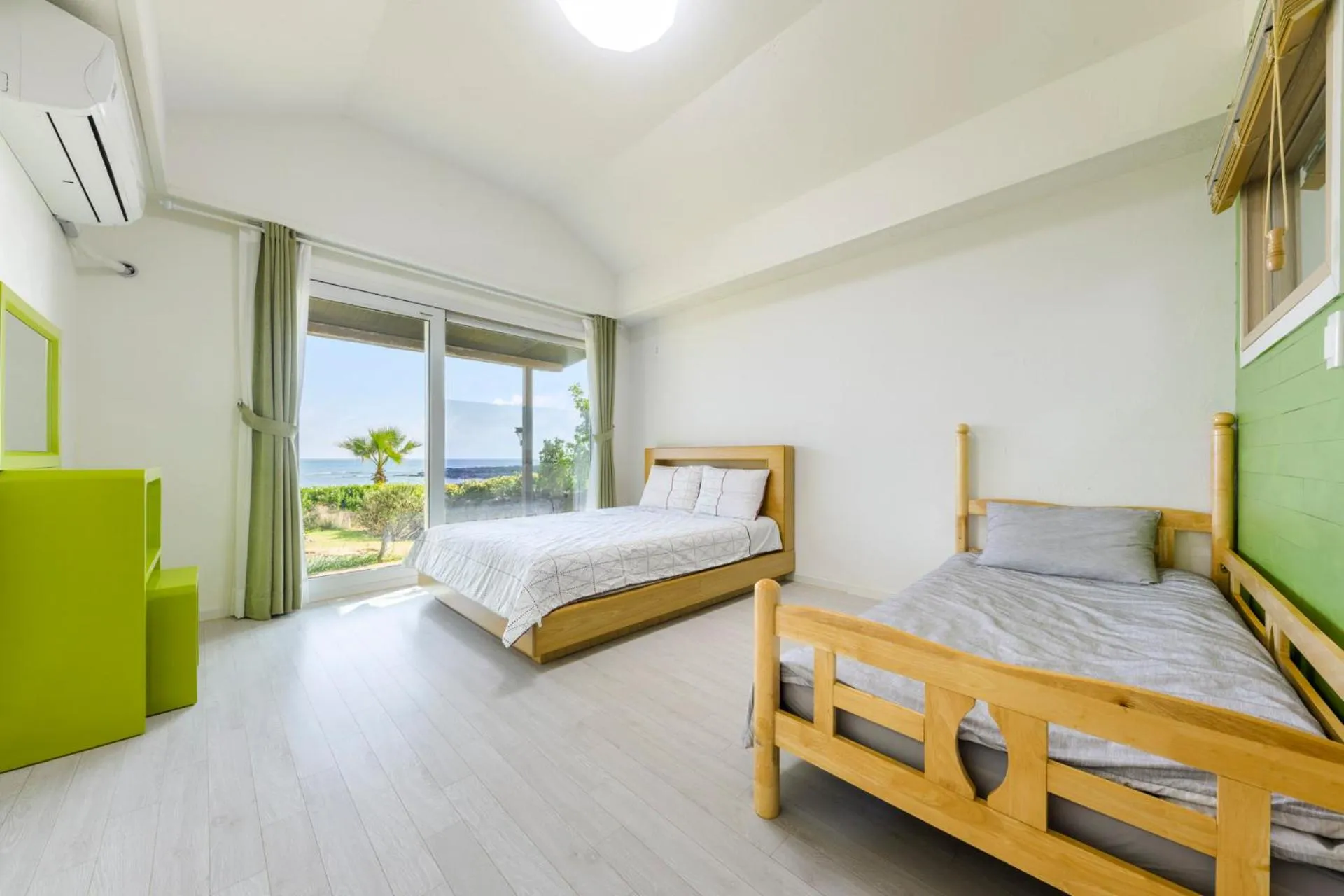 Bedroom, Bed in Jeju Turning point Pension
