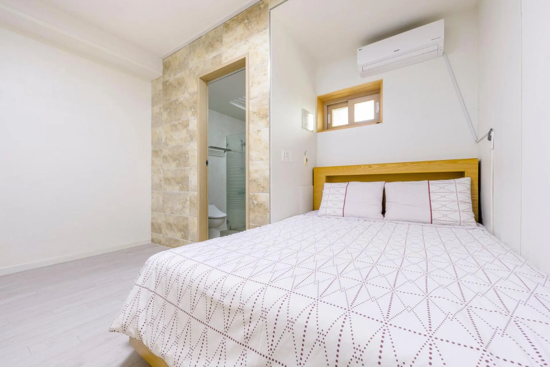 Bedroom, Bed in Jeju Turning point Pension