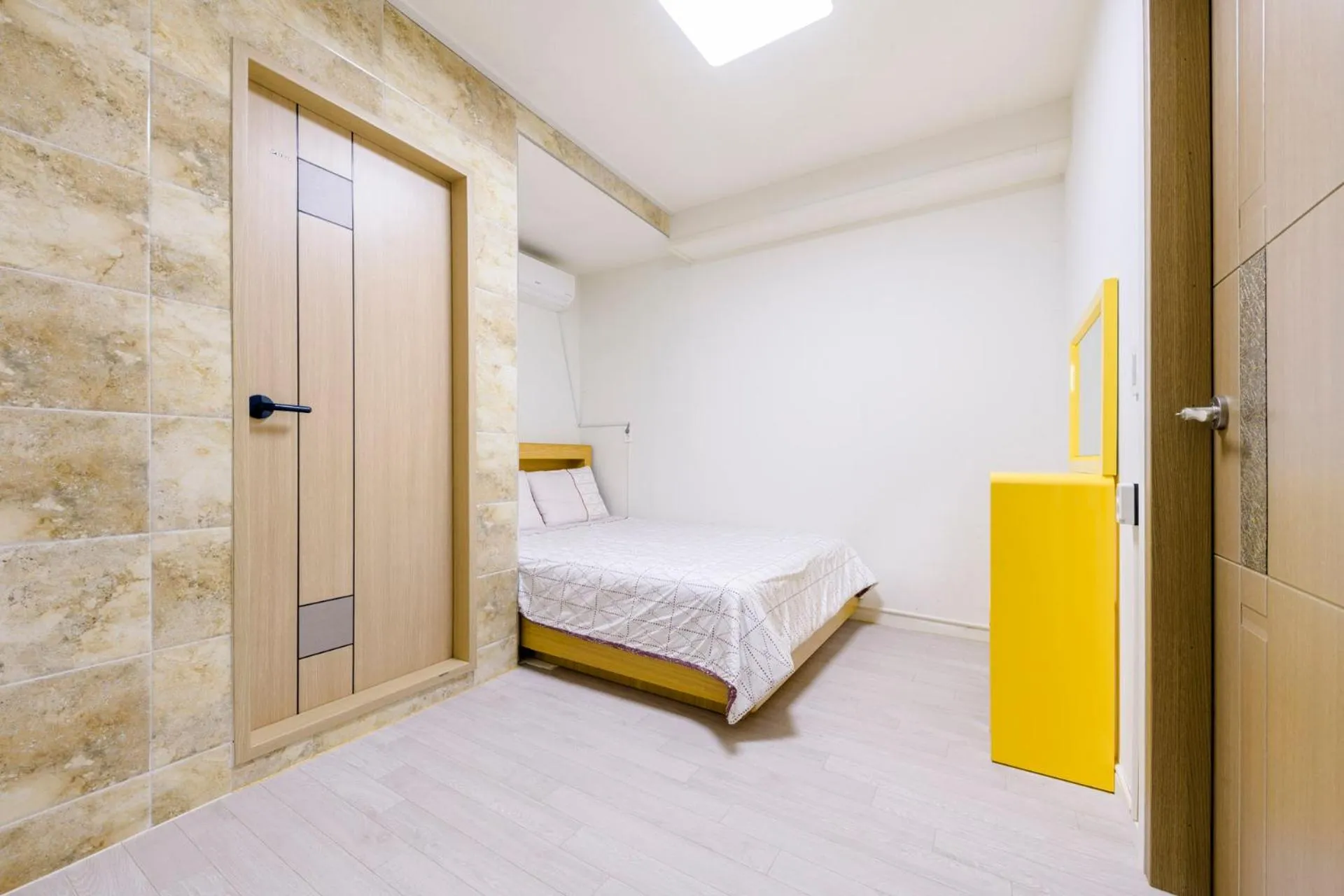 Bedroom, Bed in Jeju Turning point Pension