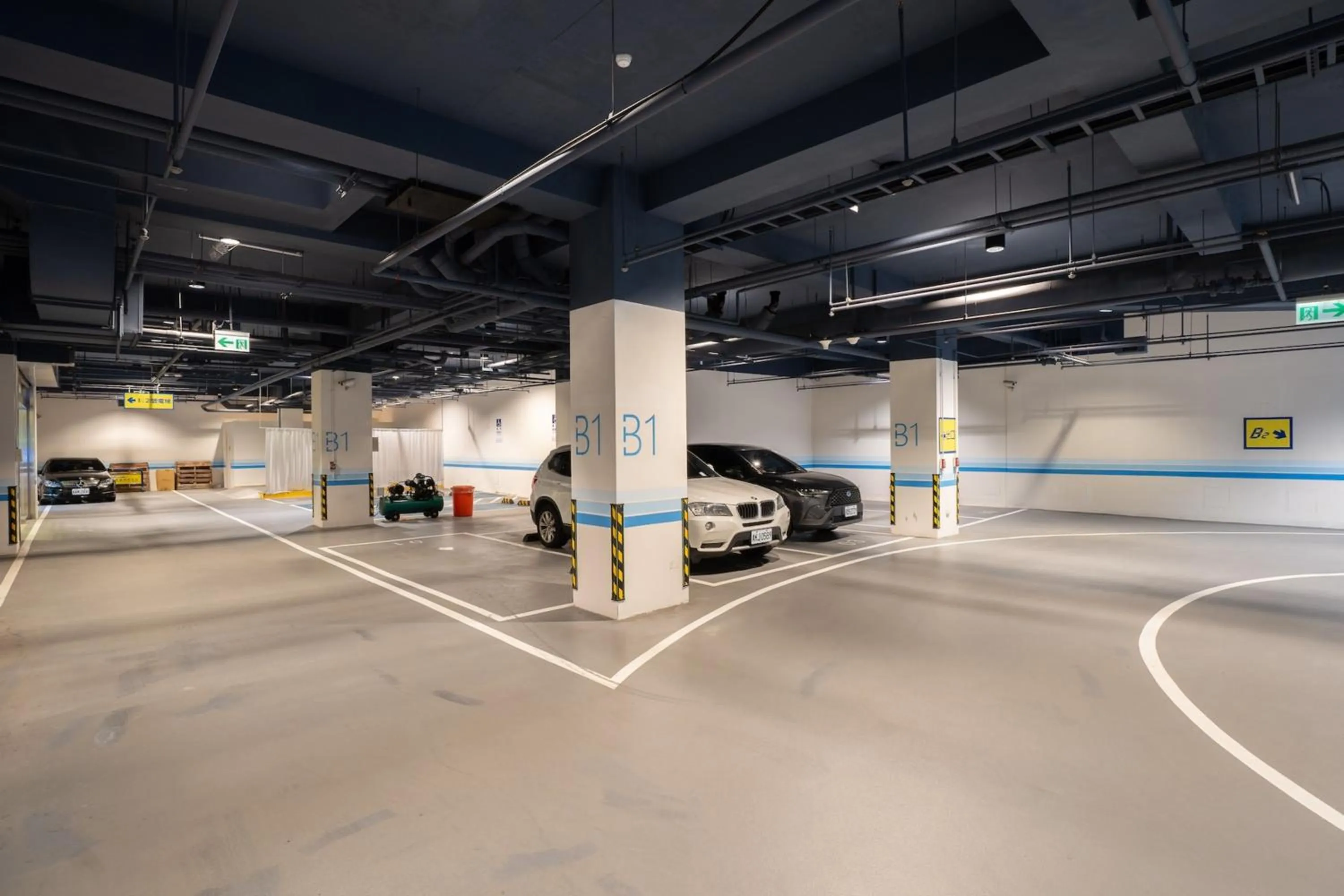 Parking in Guide Hotel Taichung Ziyou