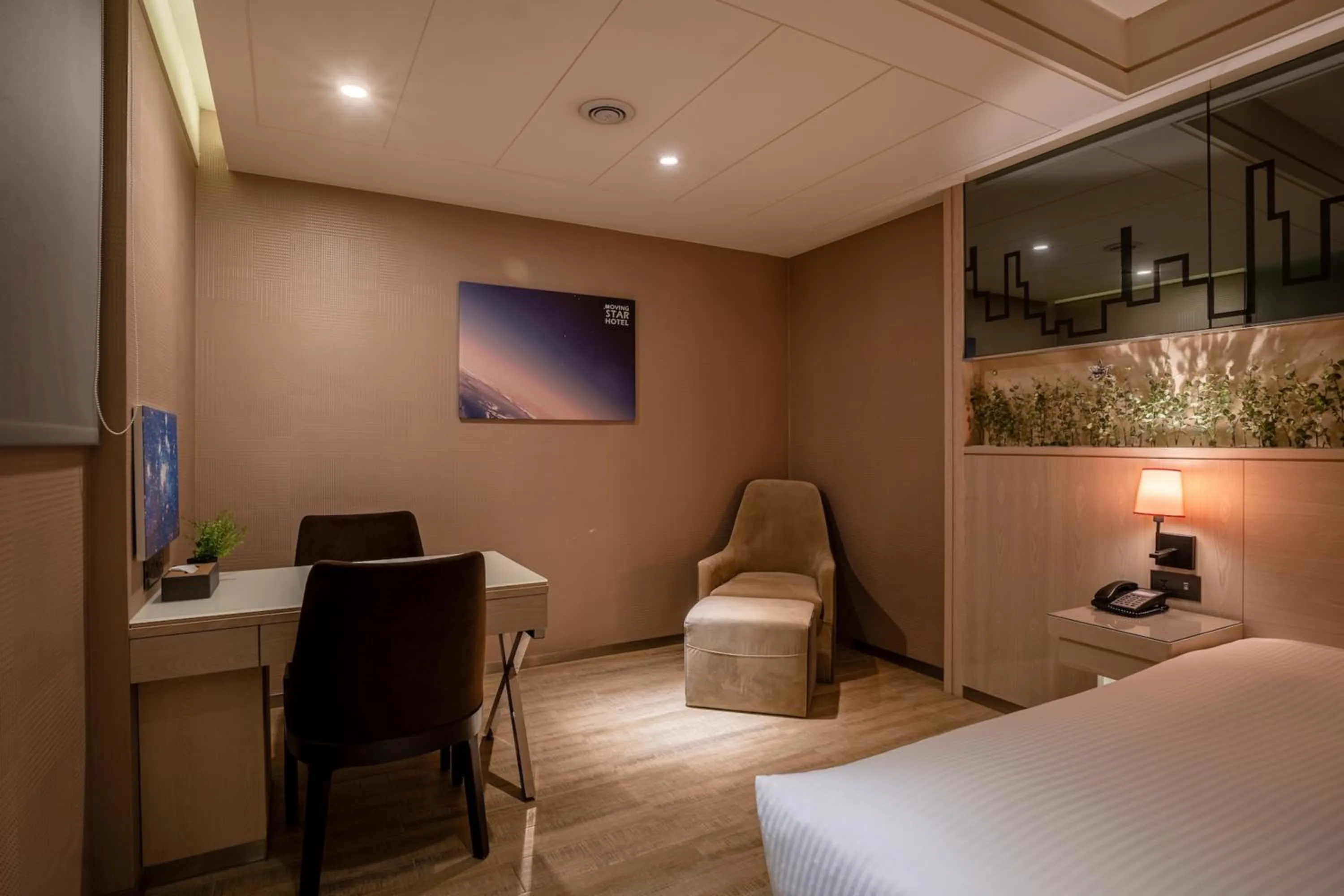 Photo of the whole room, Bed in Guide Hotel Taichung Ziyou