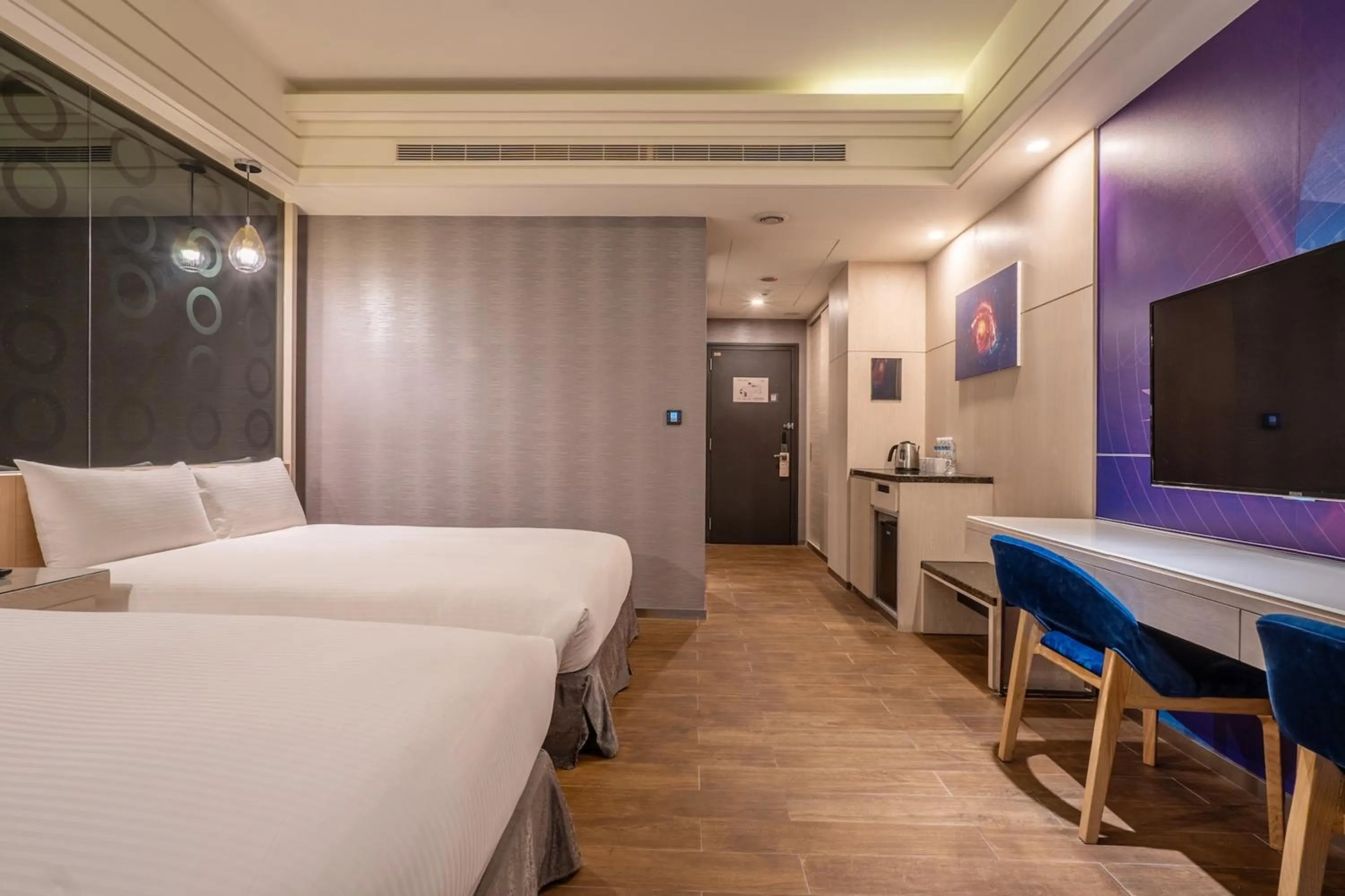 Photo of the whole room, Bed in Guide Hotel Taichung Ziyou