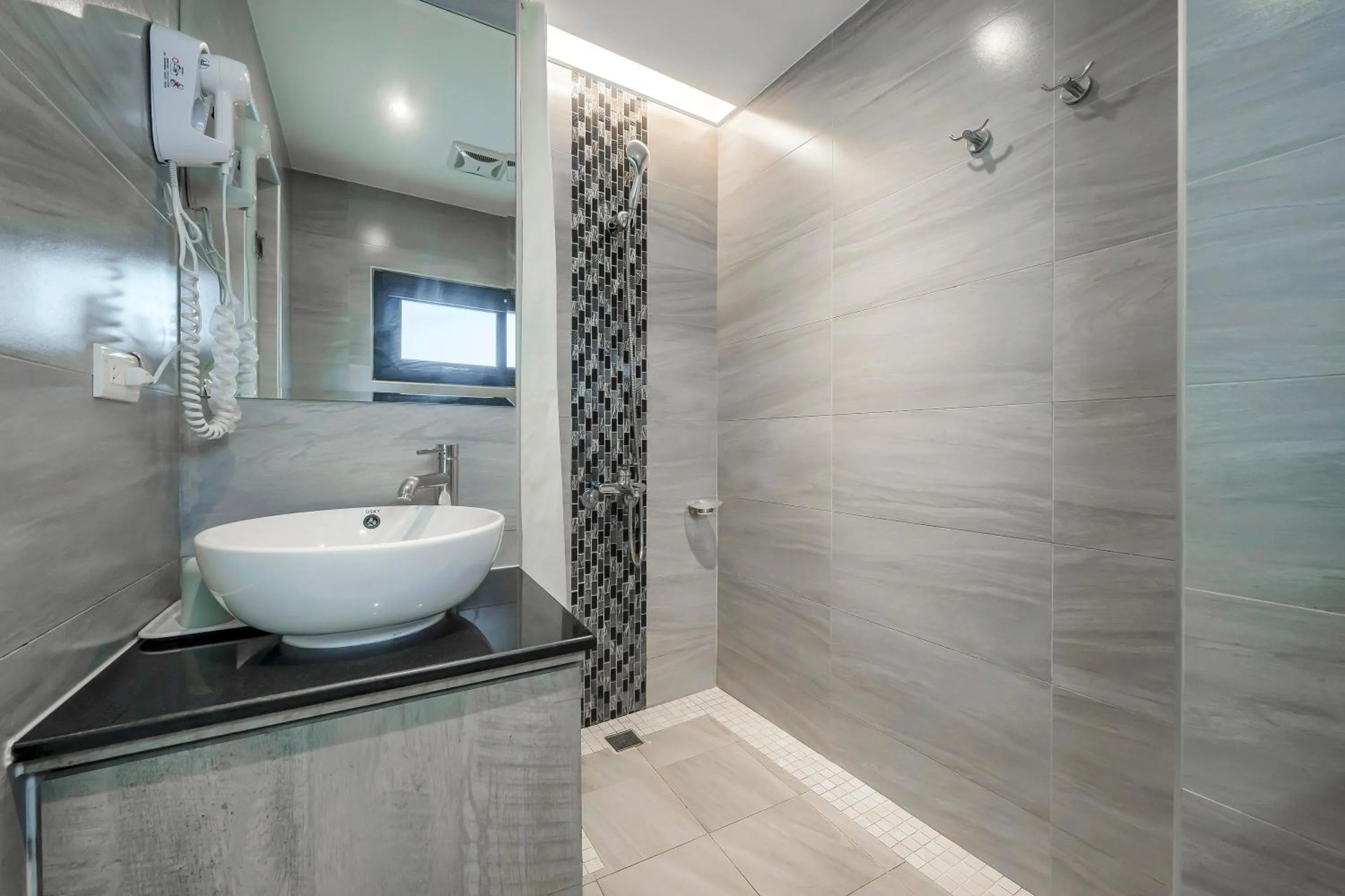 Bathroom in Pacific Inn