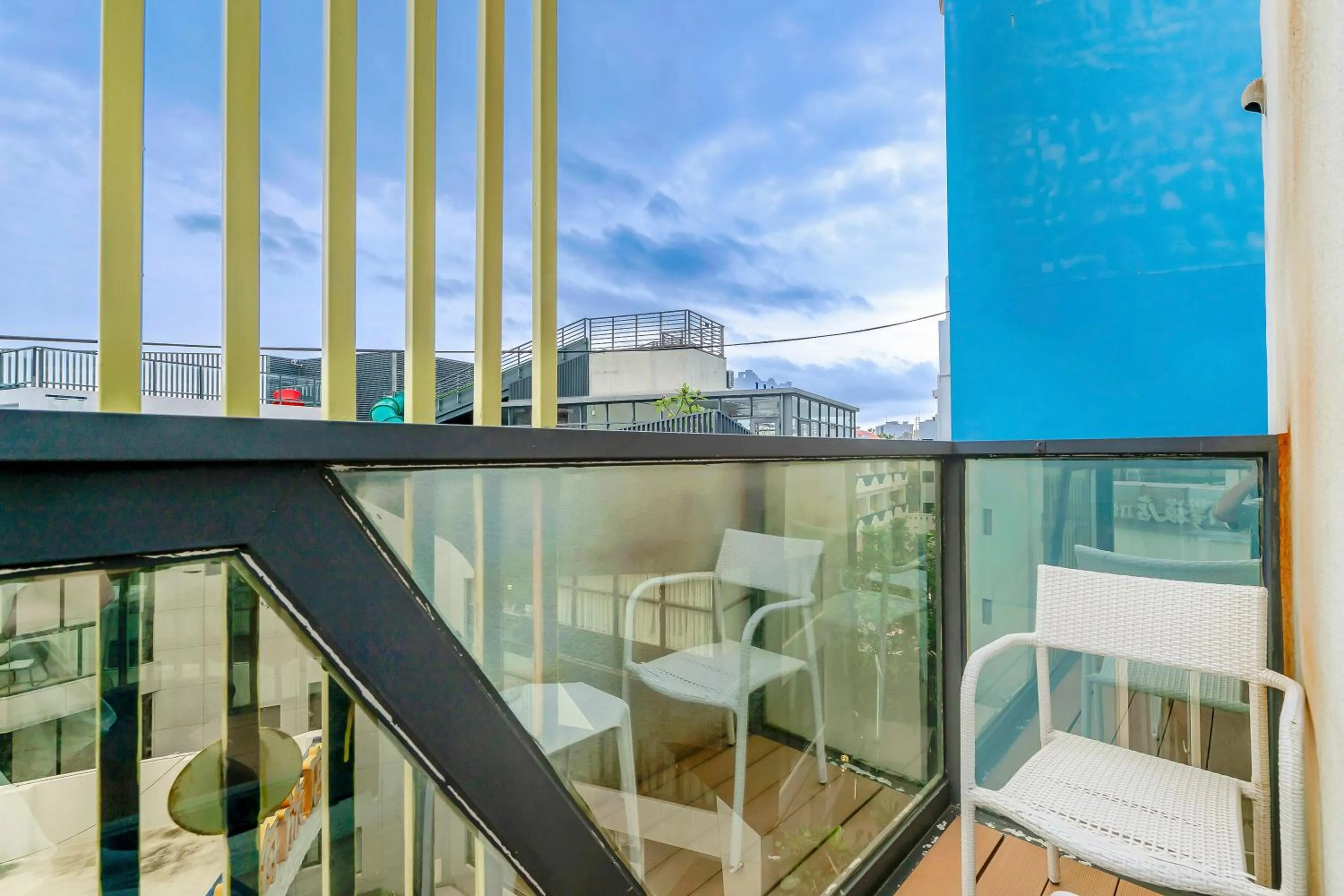 Balcony/Terrace in Pacific Inn