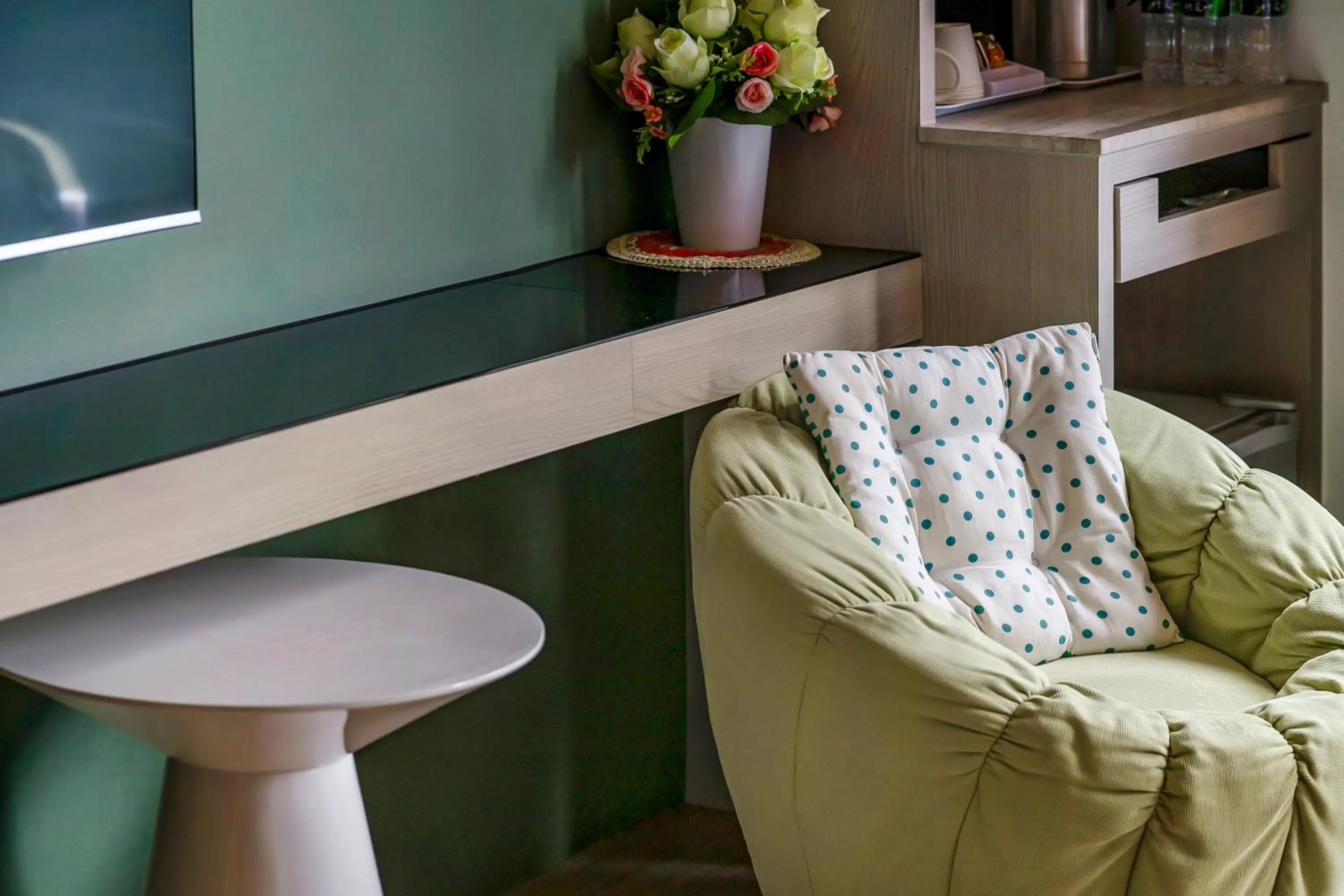 Seating area in Pacific Inn