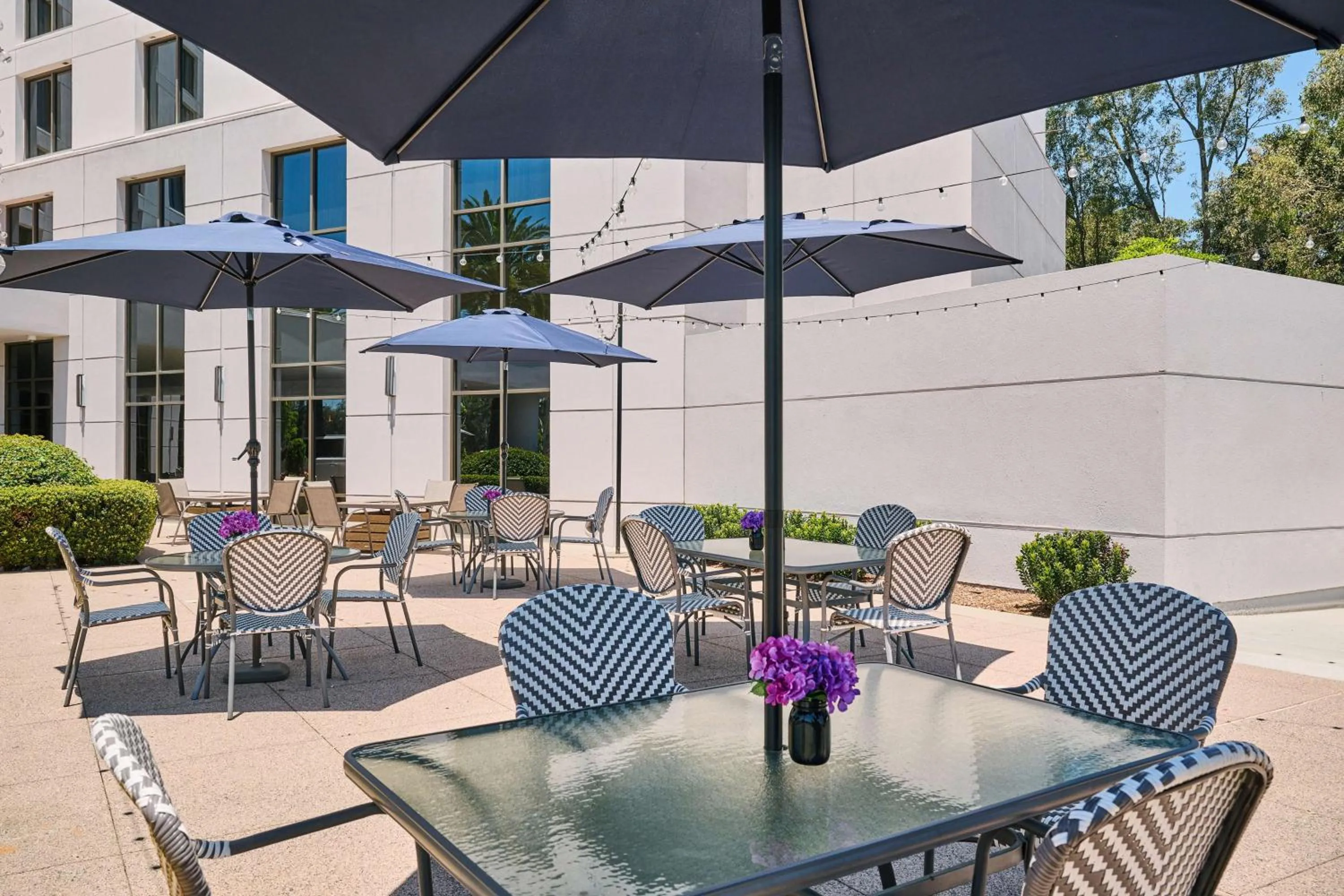 Restaurant/places to eat in DoubleTree by Hilton Irvine Spectrum