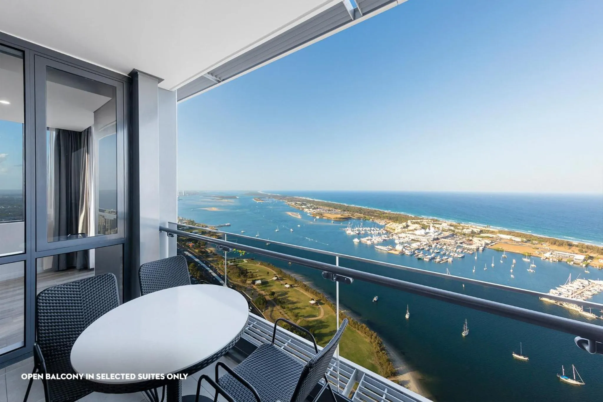 Balcony/Terrace in Meriton Suites Southport