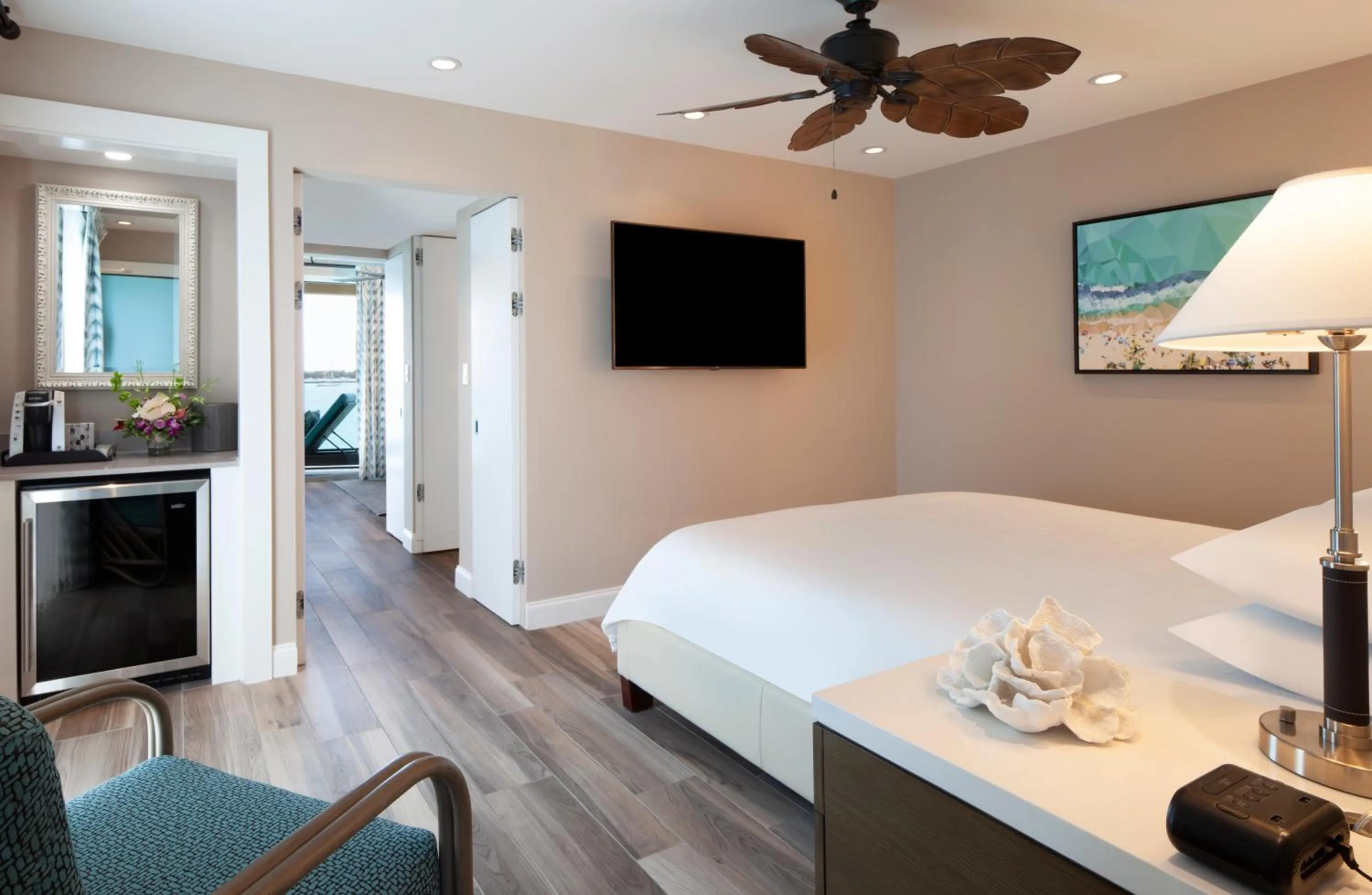 Bed in Pier House Resort & Spa