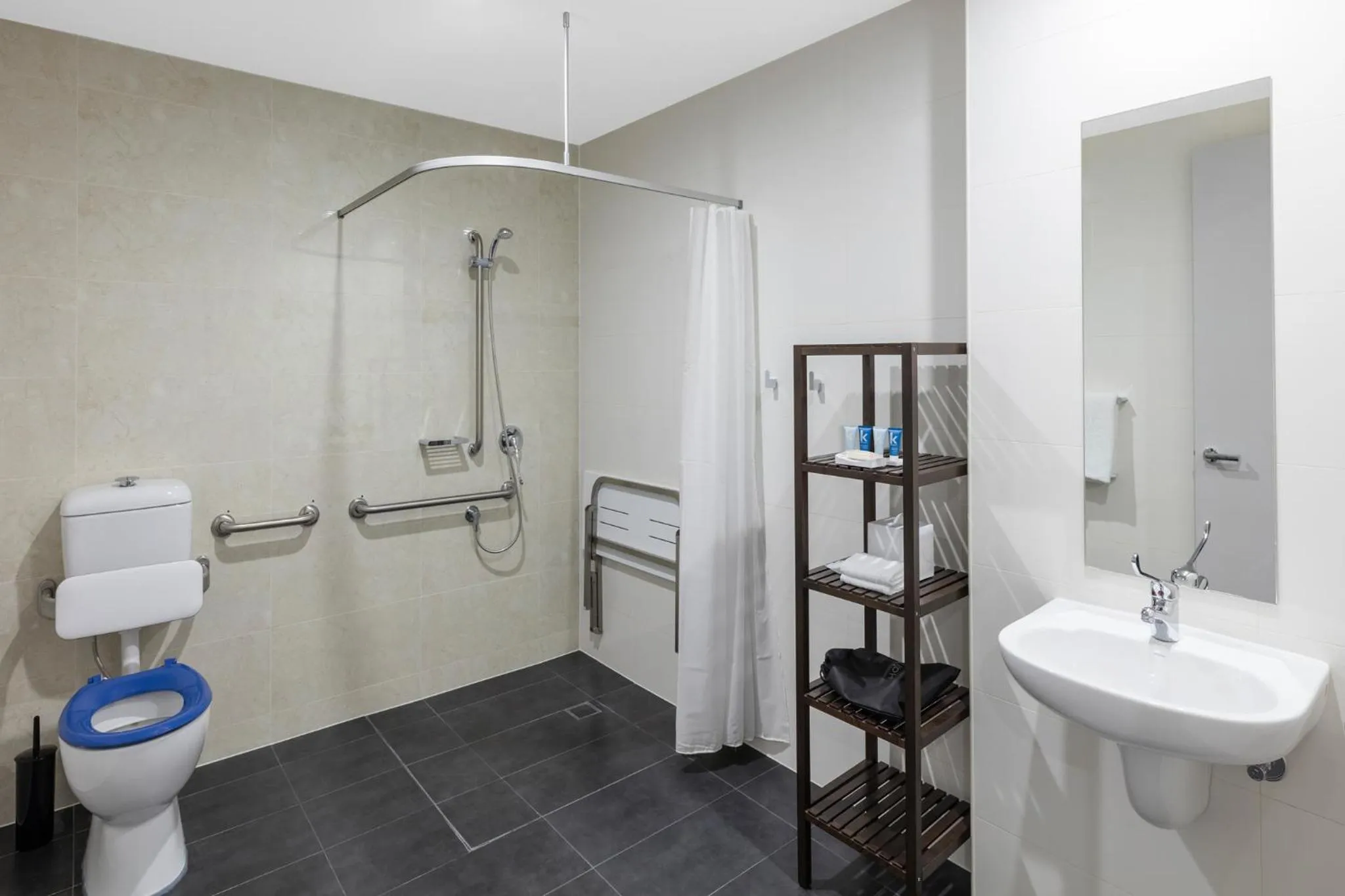 Bathroom in Meriton Suites North Sydney