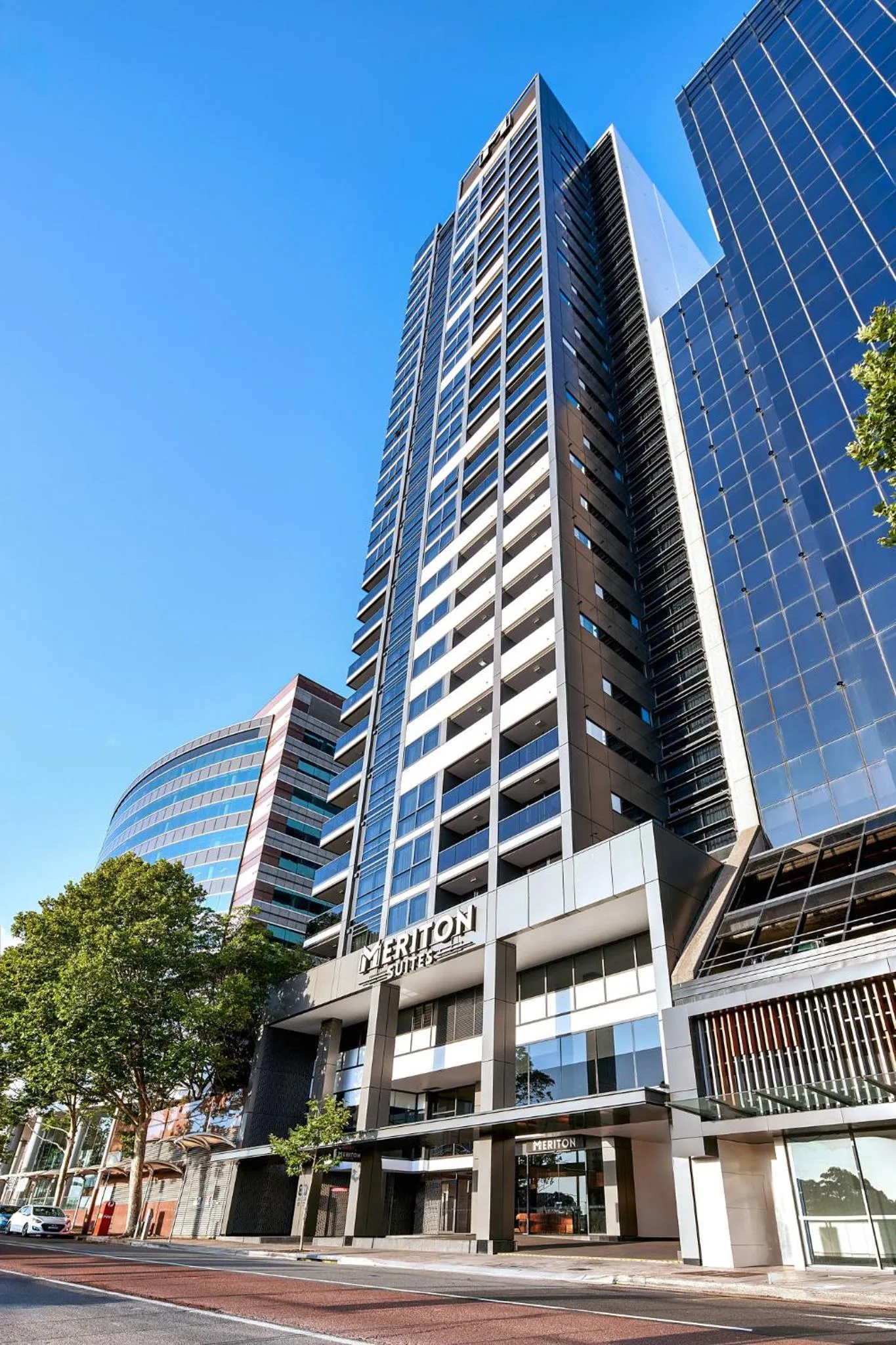 Property building in Meriton Suites North Sydney