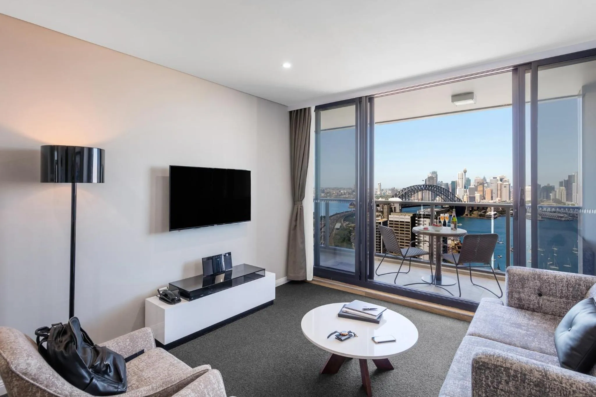 Balcony/Terrace in Meriton Suites North Sydney