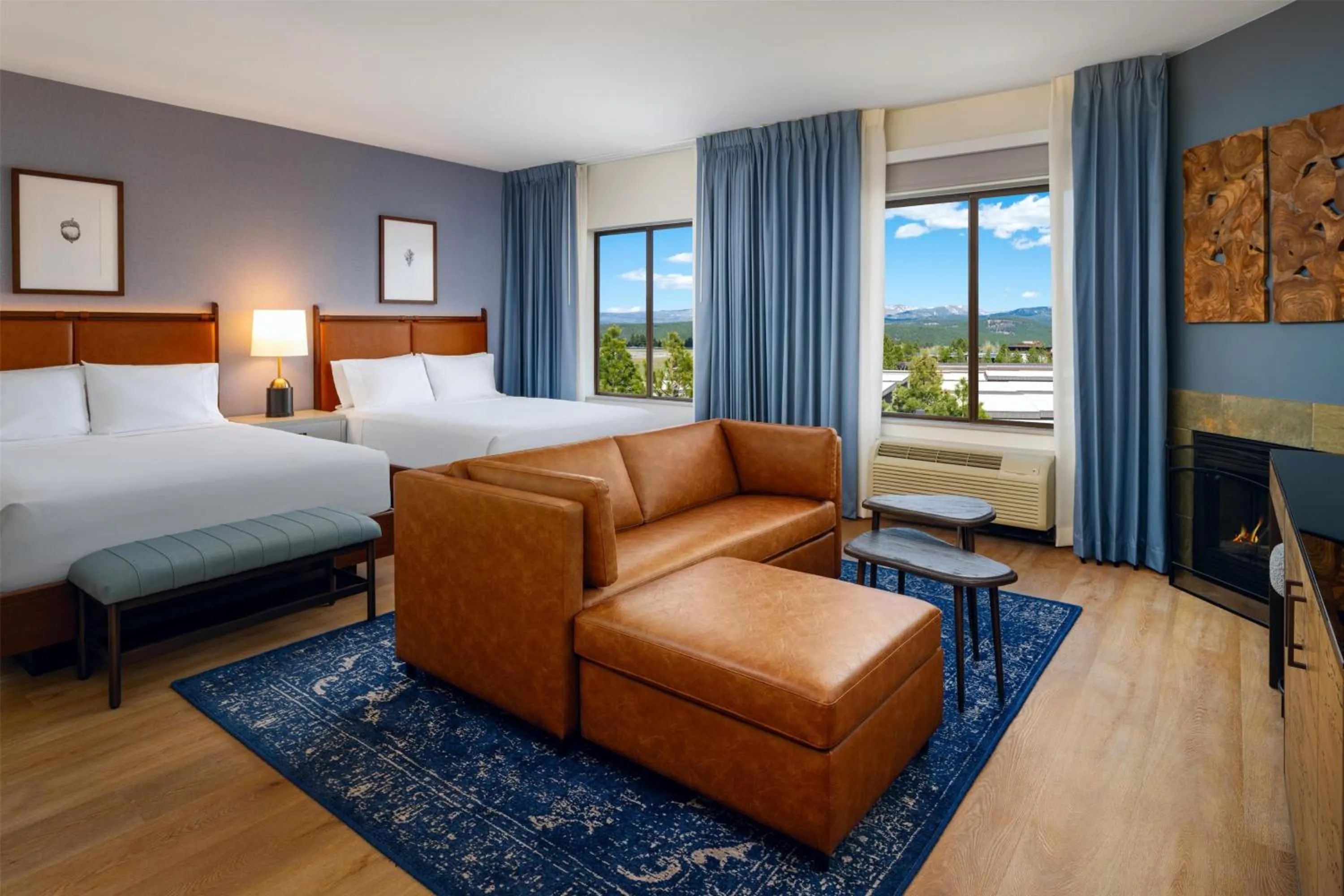 Living room, Bed in Martis Valley Lodge, Tapestry Collection by Hilton