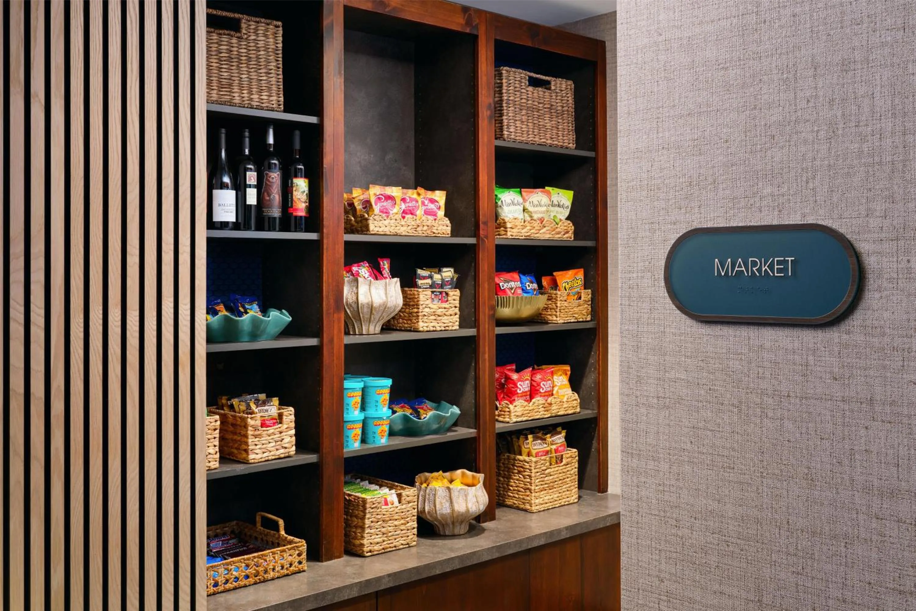 Restaurant/places to eat in Martis Valley Lodge, Tapestry Collection by Hilton