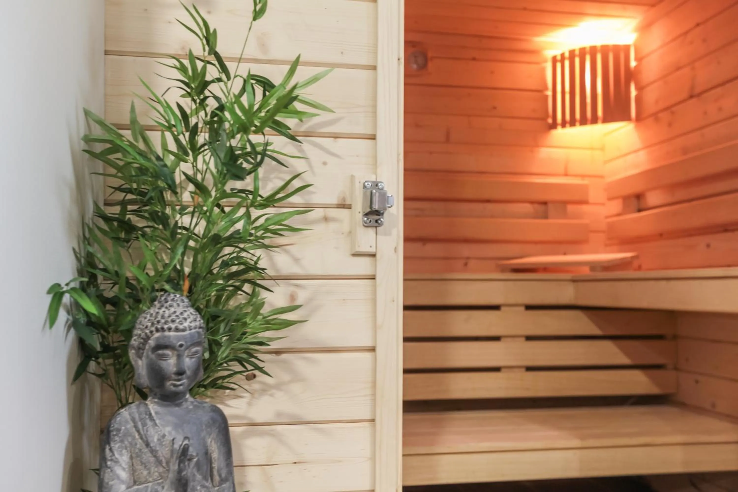 Sauna in Logis Hotel Restaurant & SPA Au Comte d'Ornon