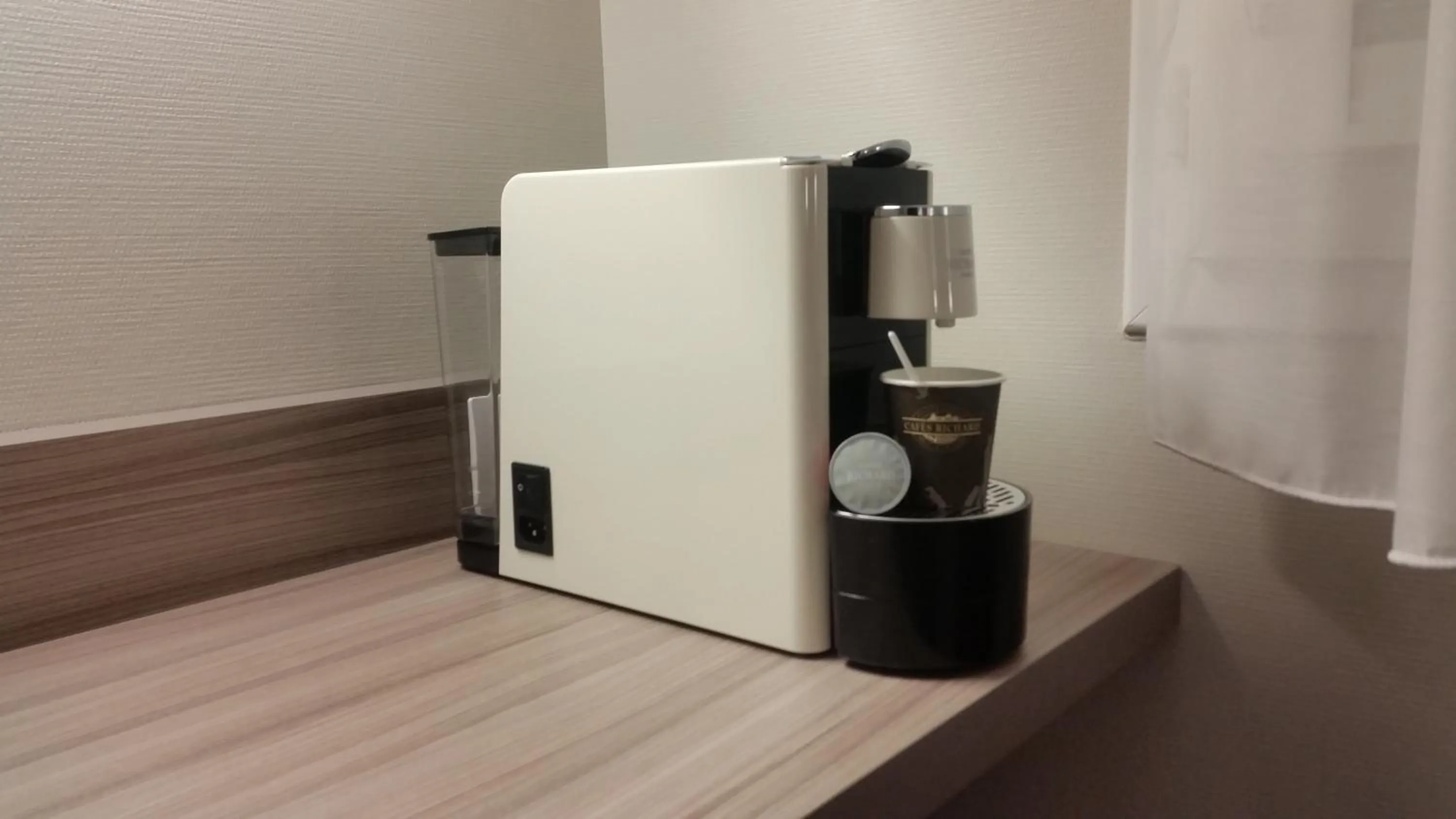 Coffee/tea facilities in Logis Hotel Restaurant & SPA Au Comte d'Ornon