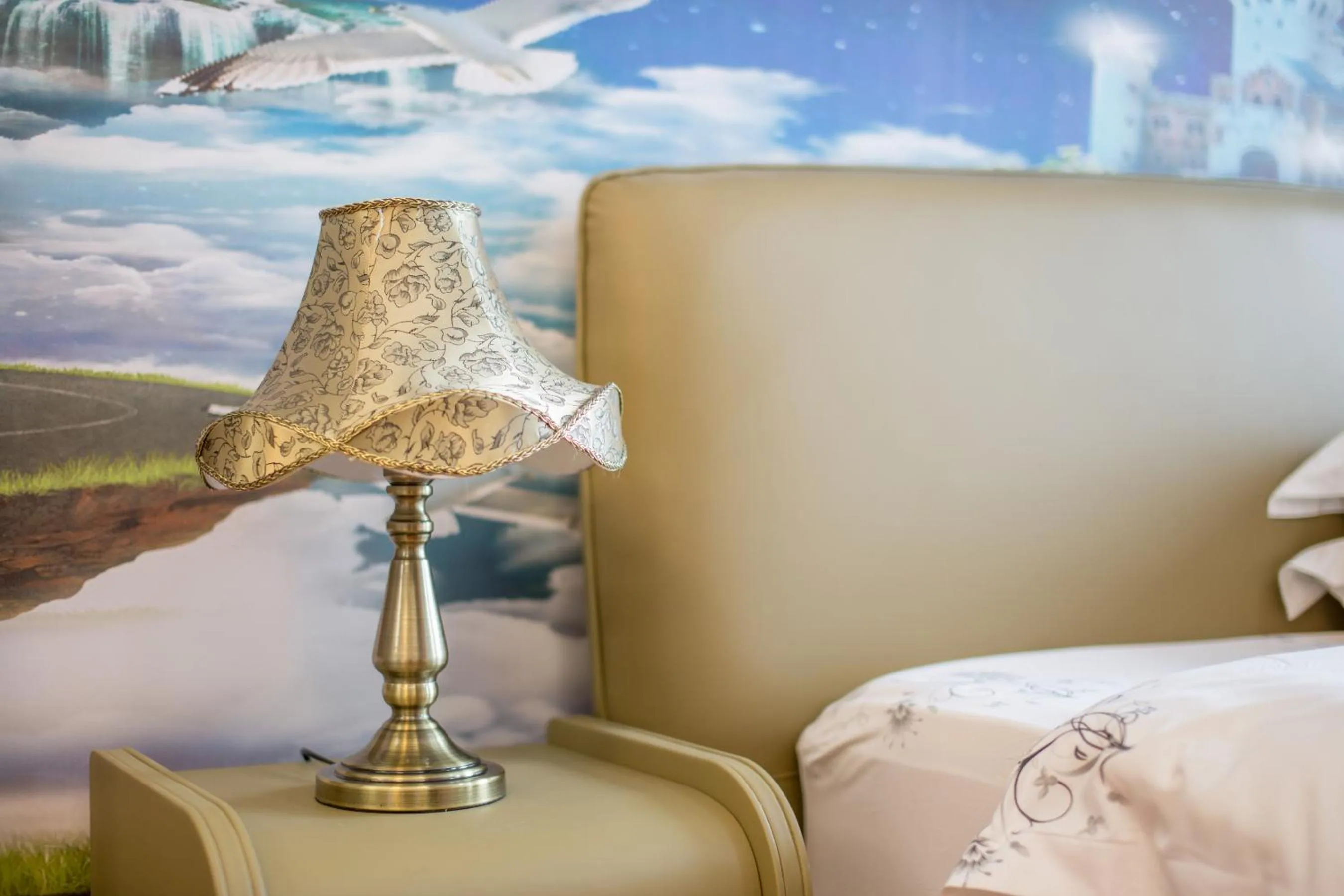 Decorative detail, Bed in Guangzhou Manhattan International Apartment Zhengjia Free bus services are provided for the first and second phases