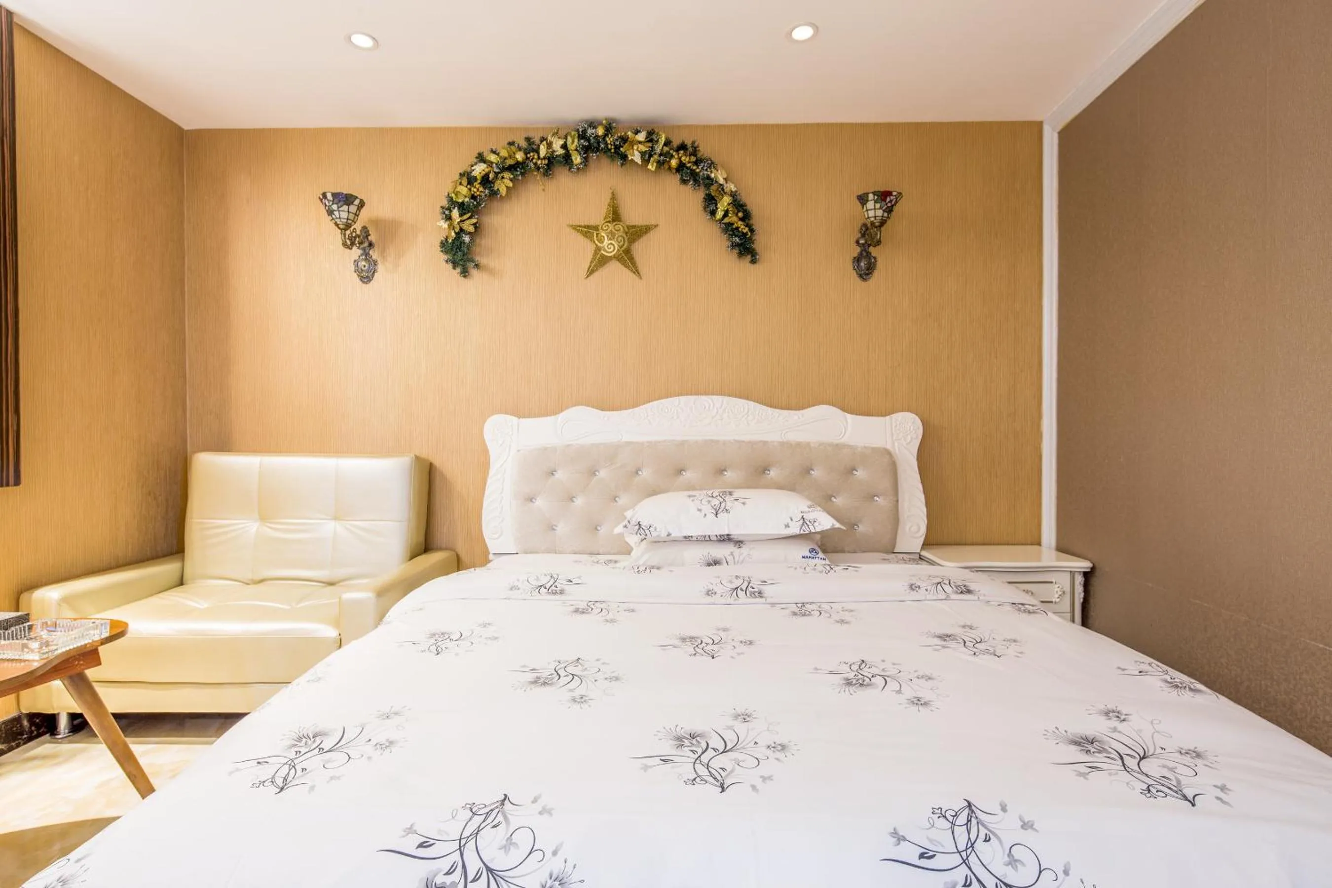 bunk bed, Bed in Guangzhou Manhattan International Apartment Zhengjia Free bus services are provided for the first and second phases