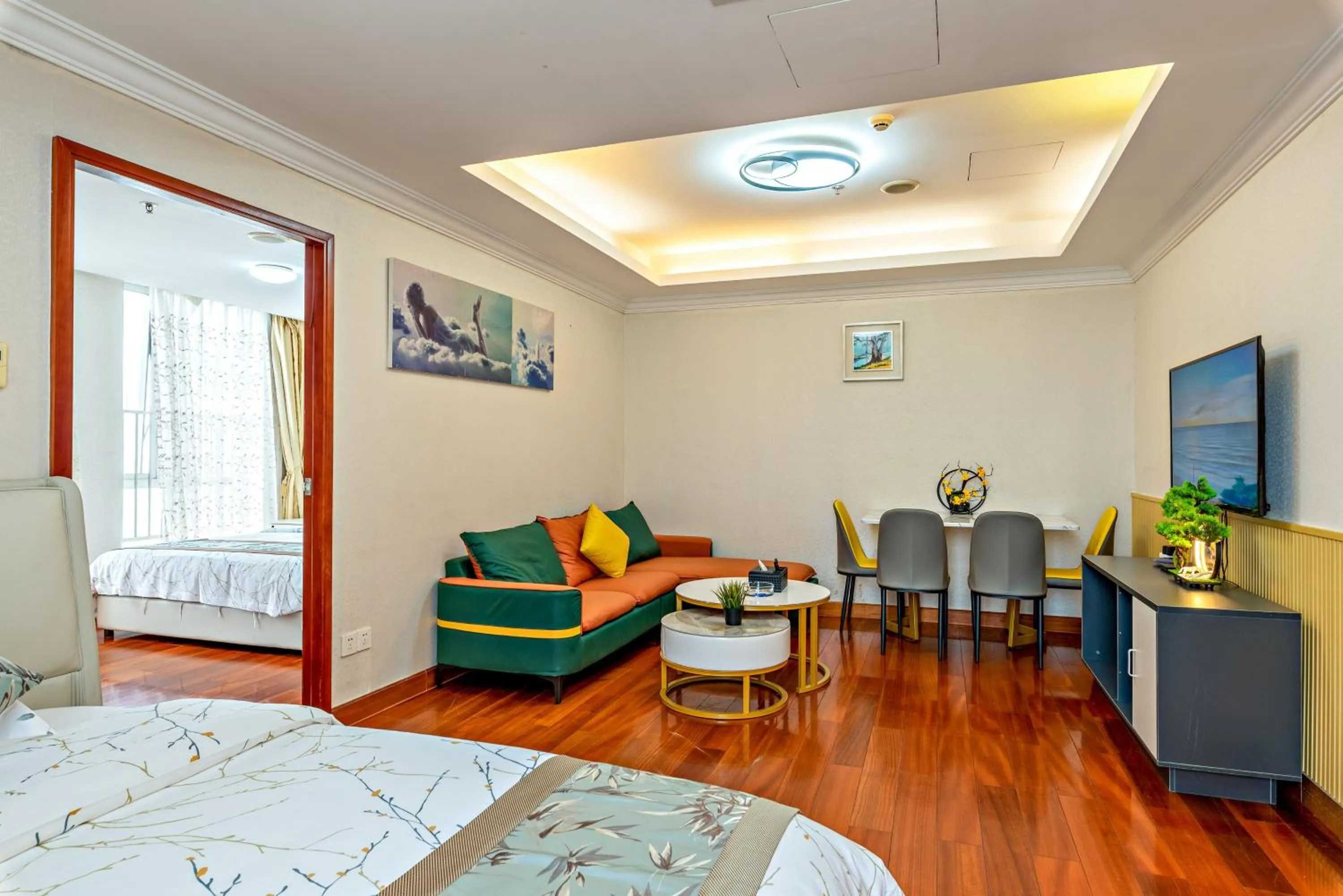 Living room, Bed in Guangzhou Manhattan International Apartment Zhengjia Free bus services are provided for the first and second phases