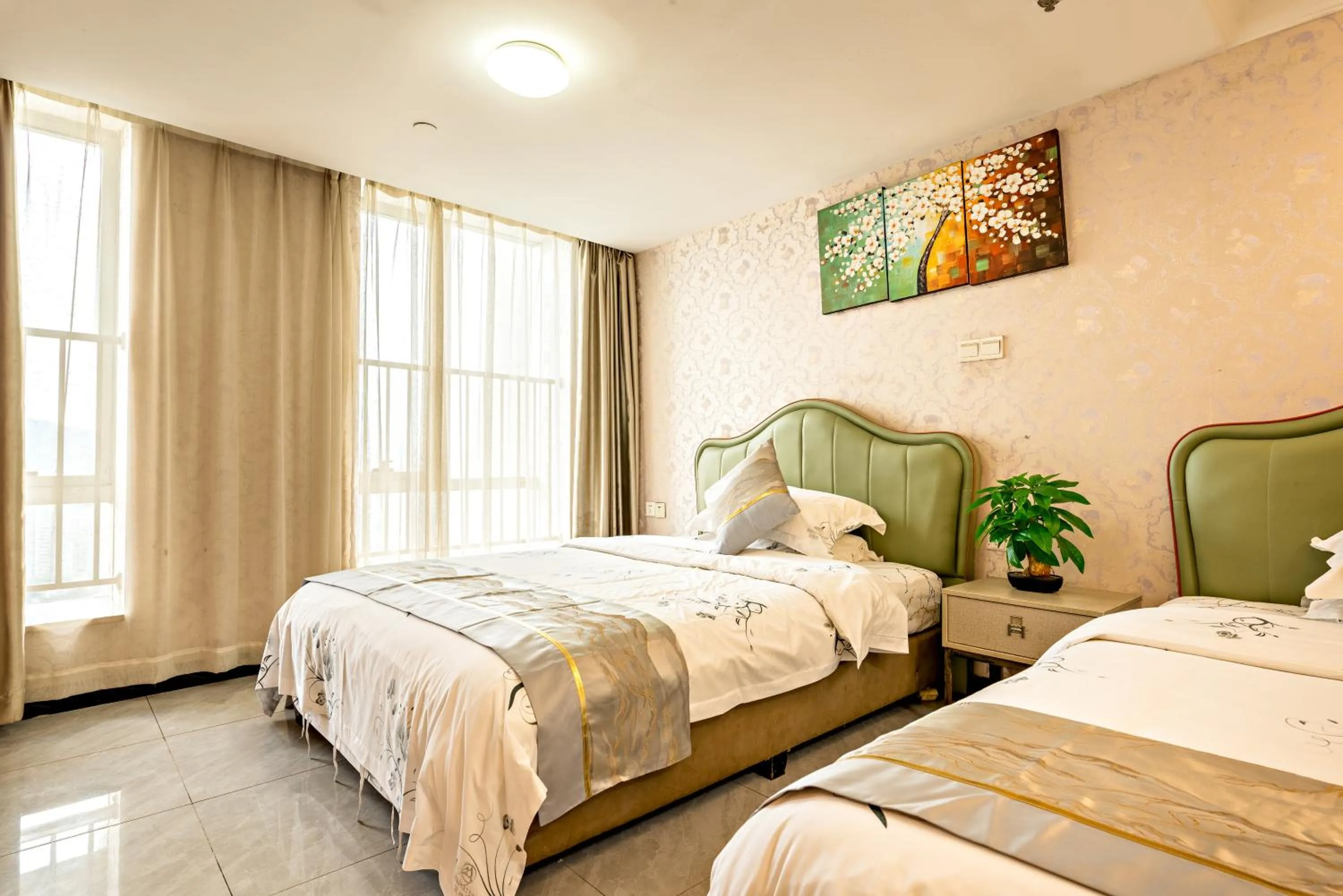 Bedroom, Bed in Guangzhou Manhattan International Apartment Zhengjia Free bus services are provided for the first and second phases