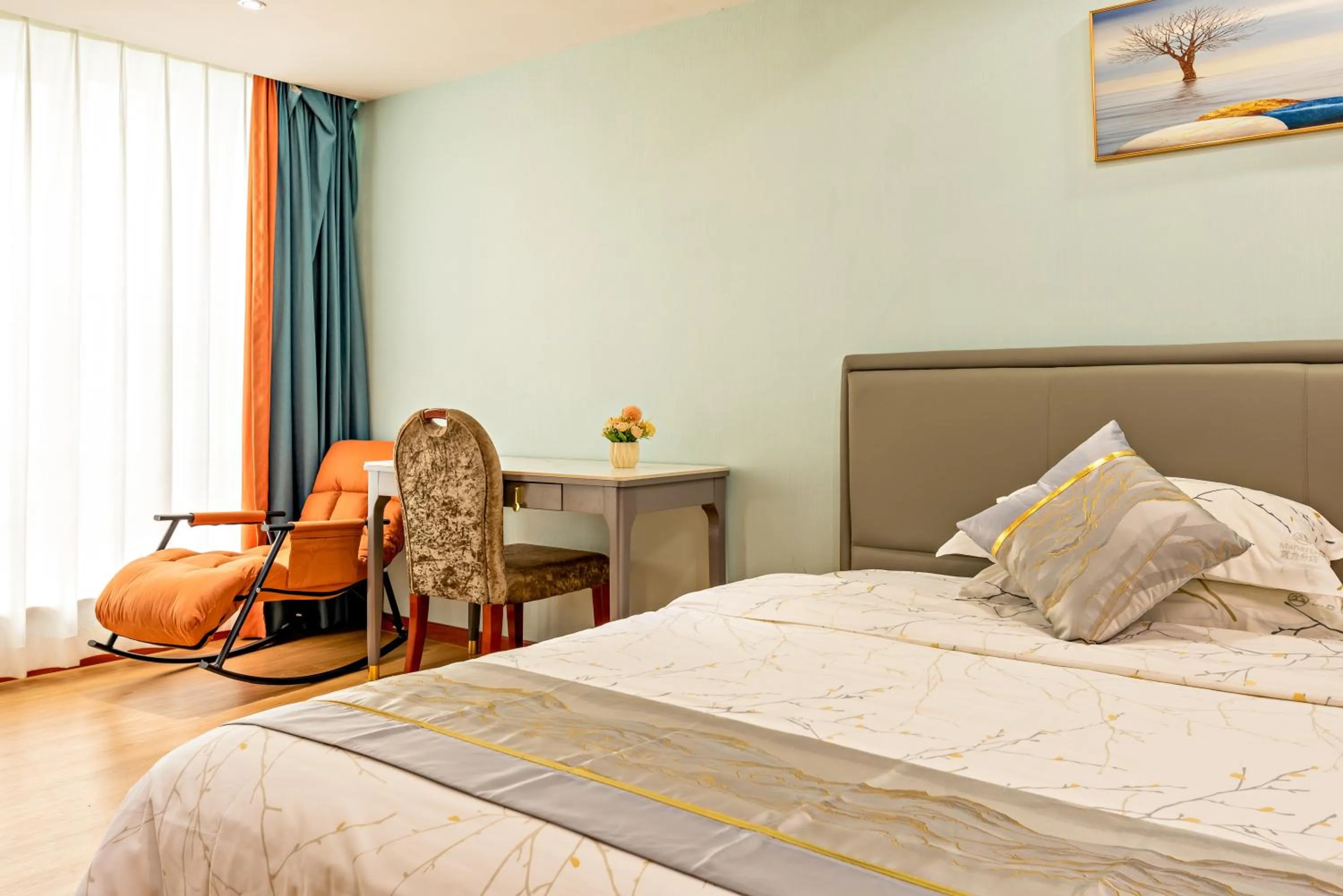 Bedroom, Bed in Guangzhou Manhattan International Apartment Zhengjia Free bus services are provided for the first and second phases