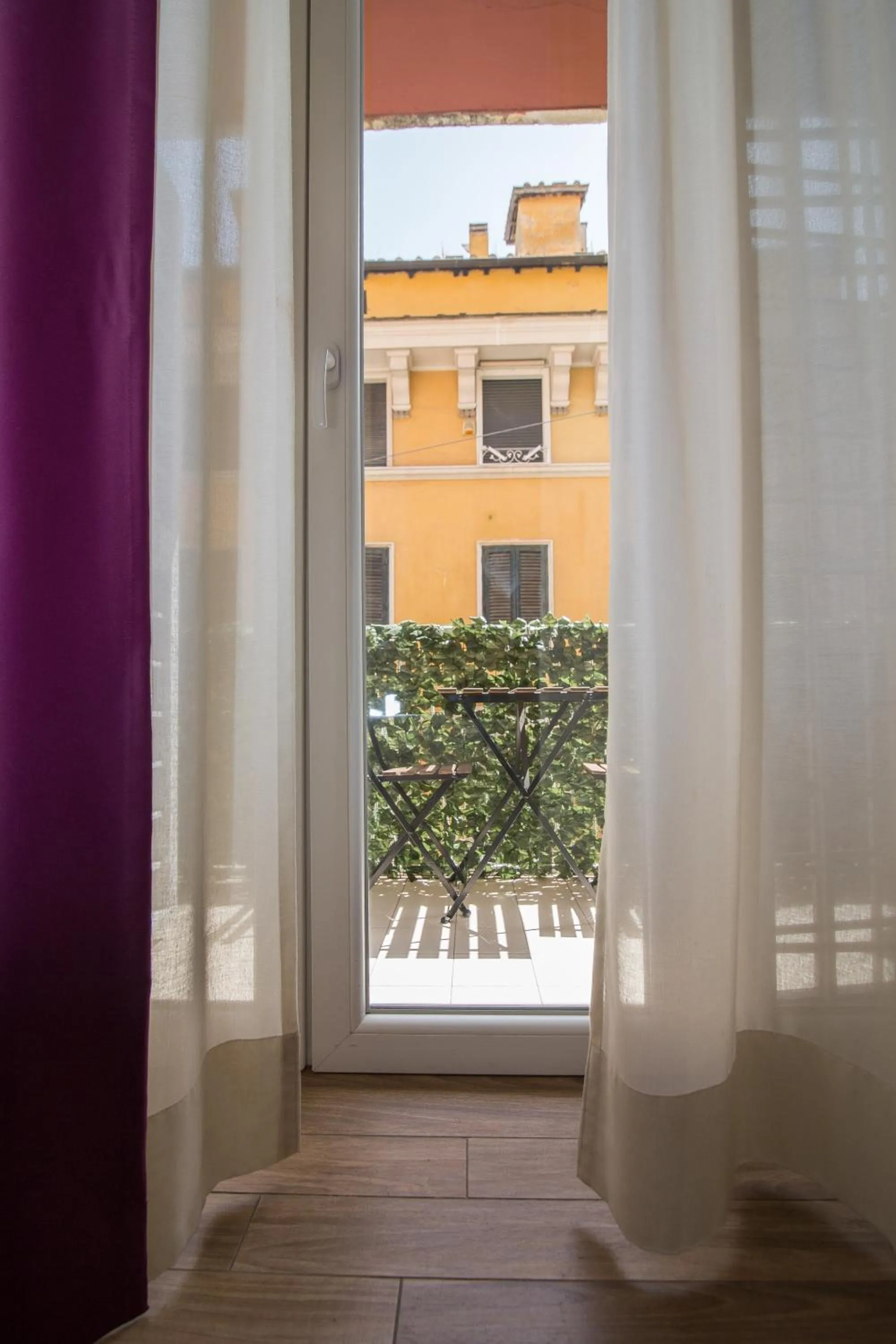 Quiet street view in Vatican Relais Rome