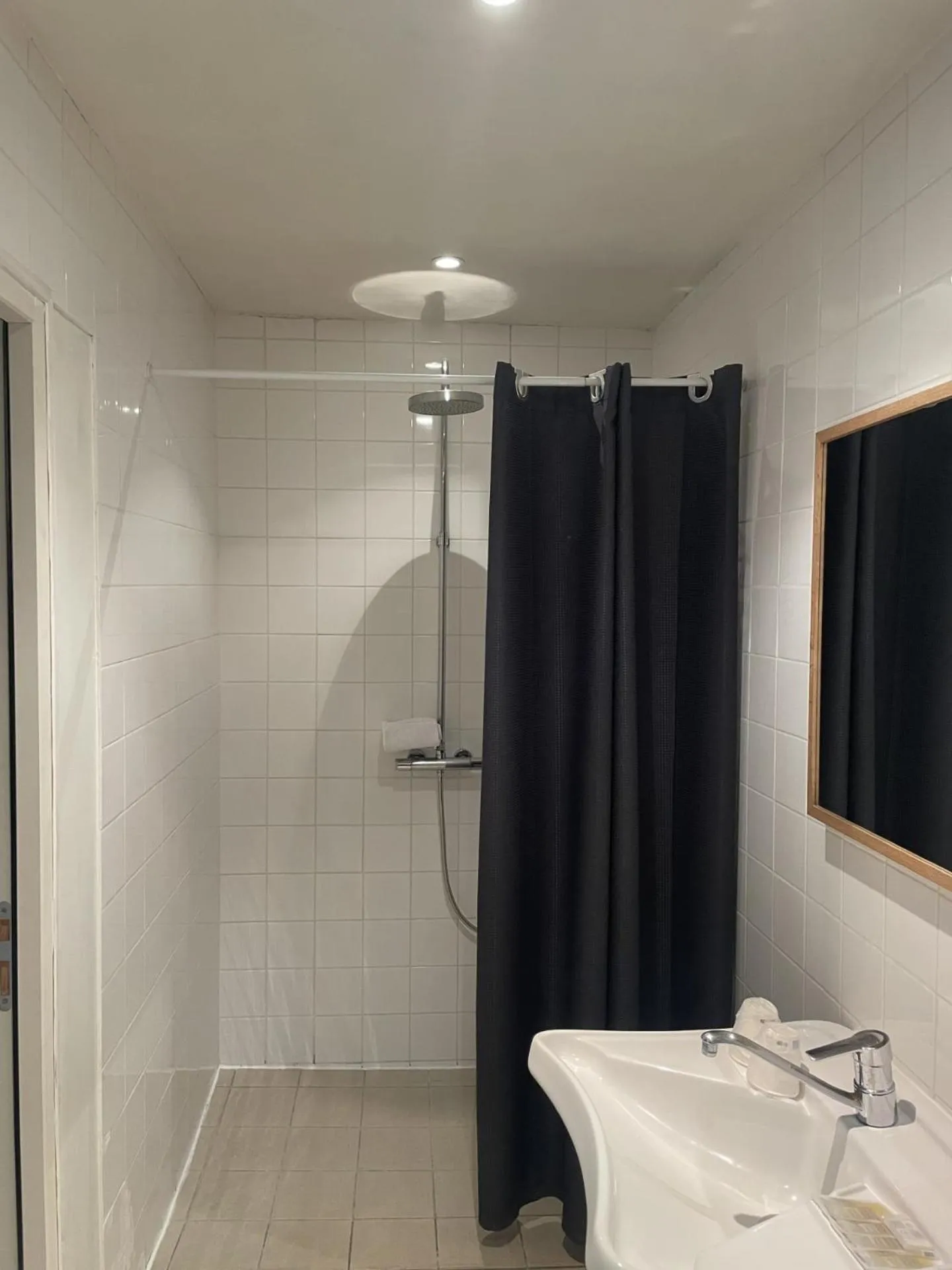 Bathroom in Hotel Des Falaises