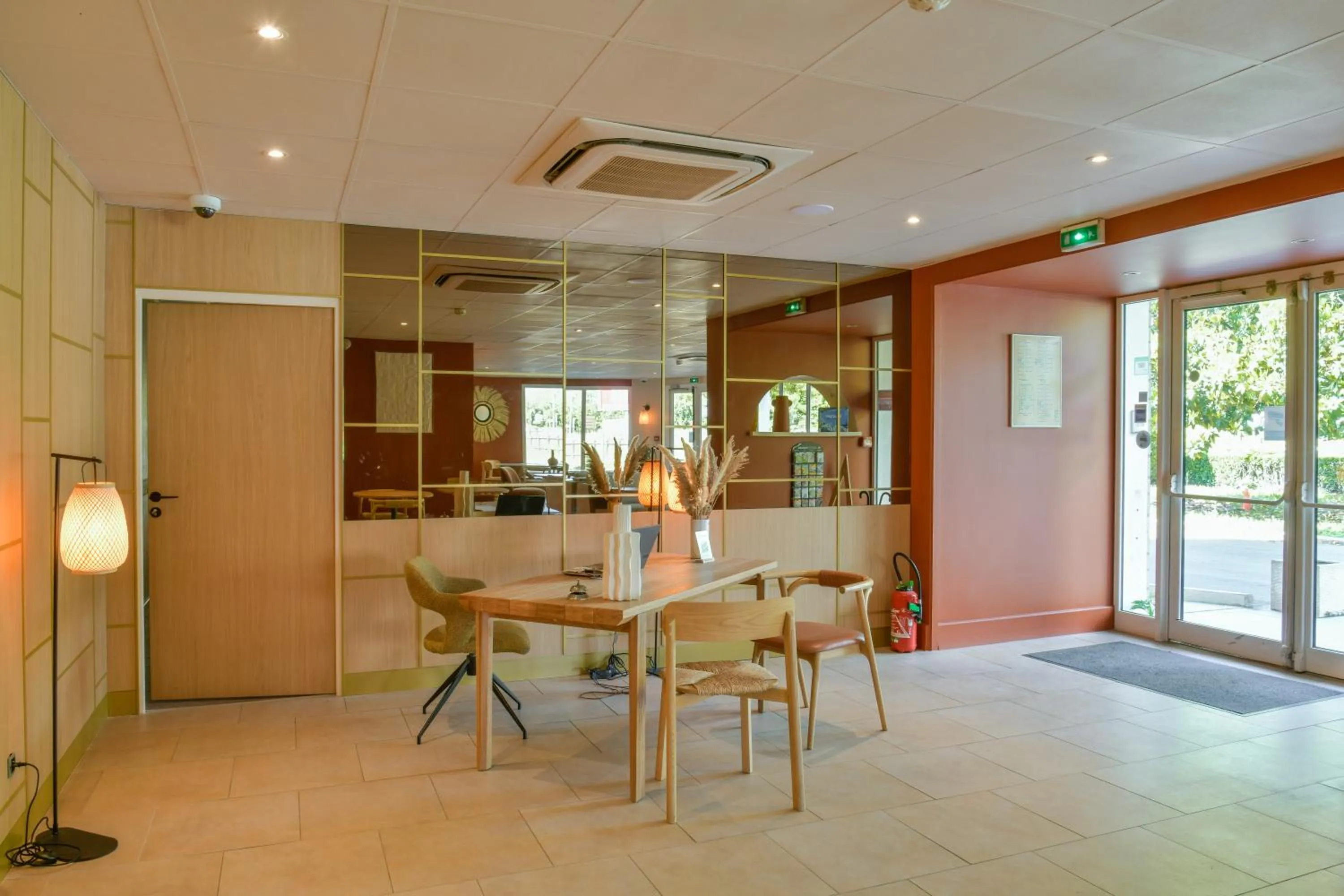 Property building in BHOMA Bourges - Hôtel