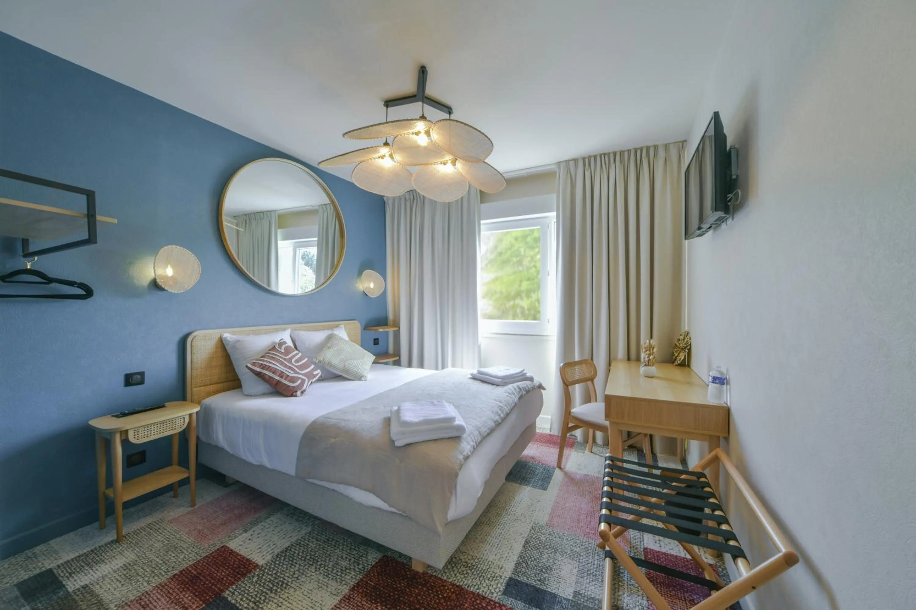 Photo of the whole room, Bed in BHOMA Bourges - Hôtel