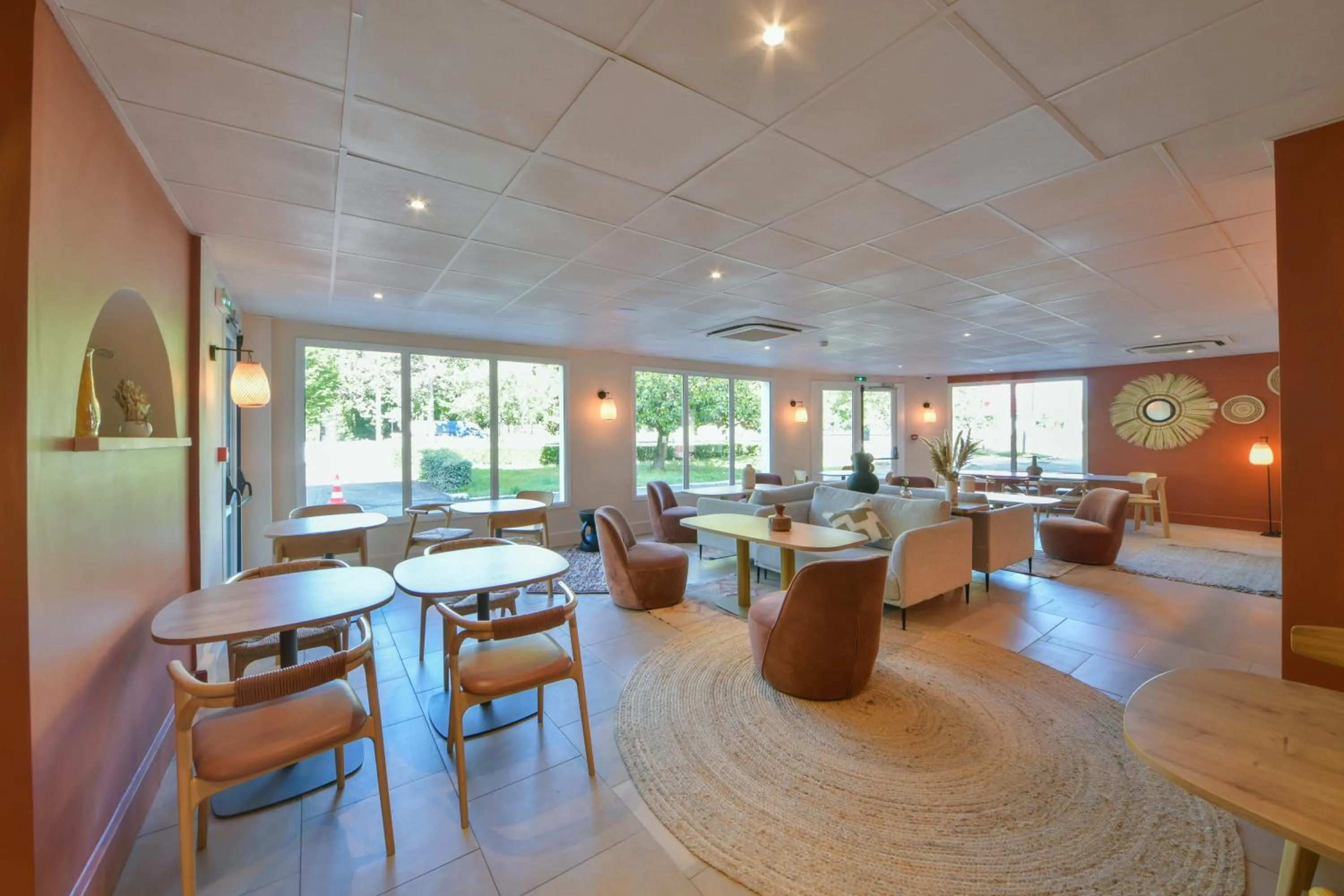 Property building in BHOMA Bourges - Hôtel